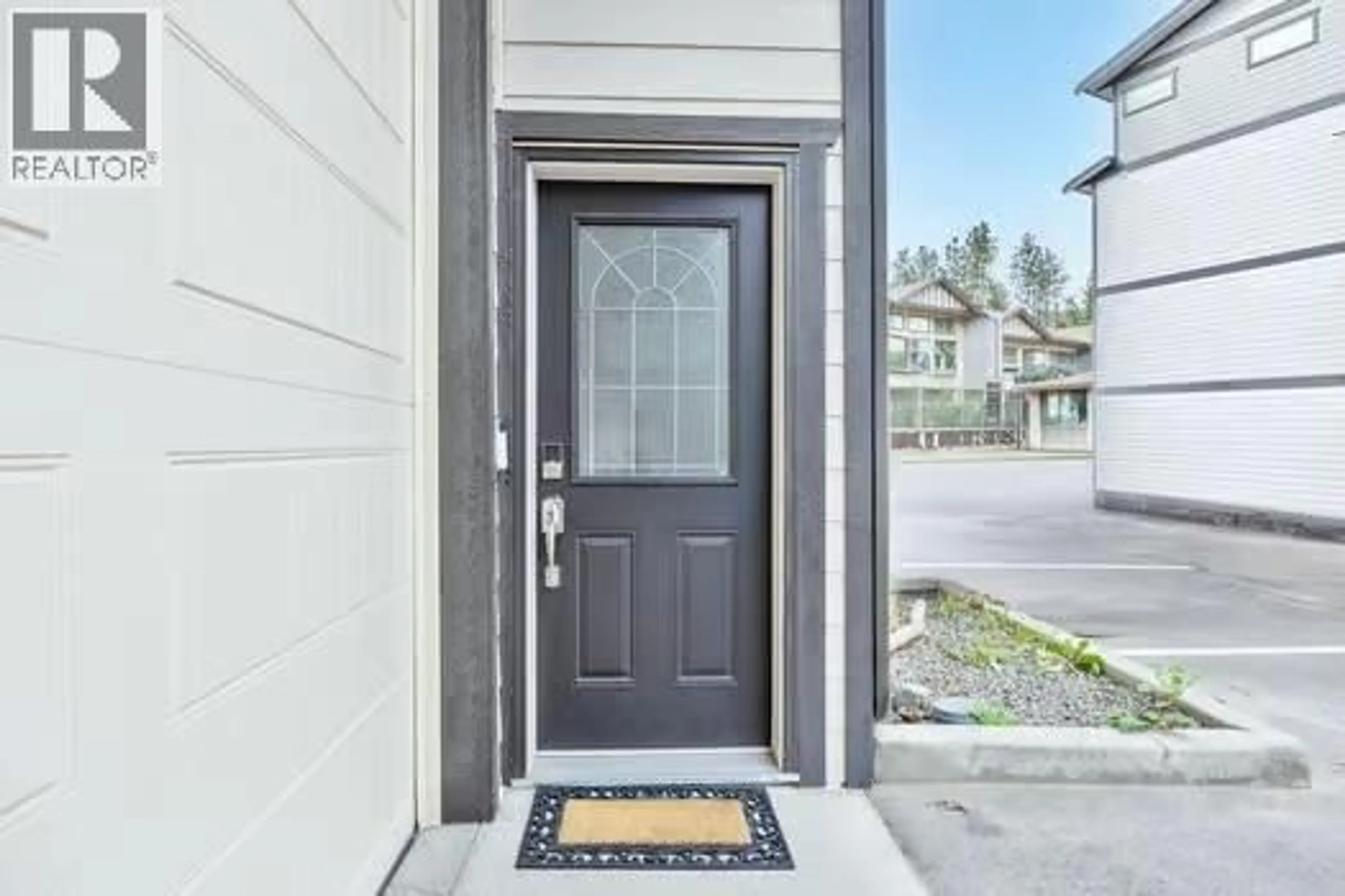 Indoor entryway for 27 - 3359 COUGAR ROAD, Westbank British Columbia V4T3G1