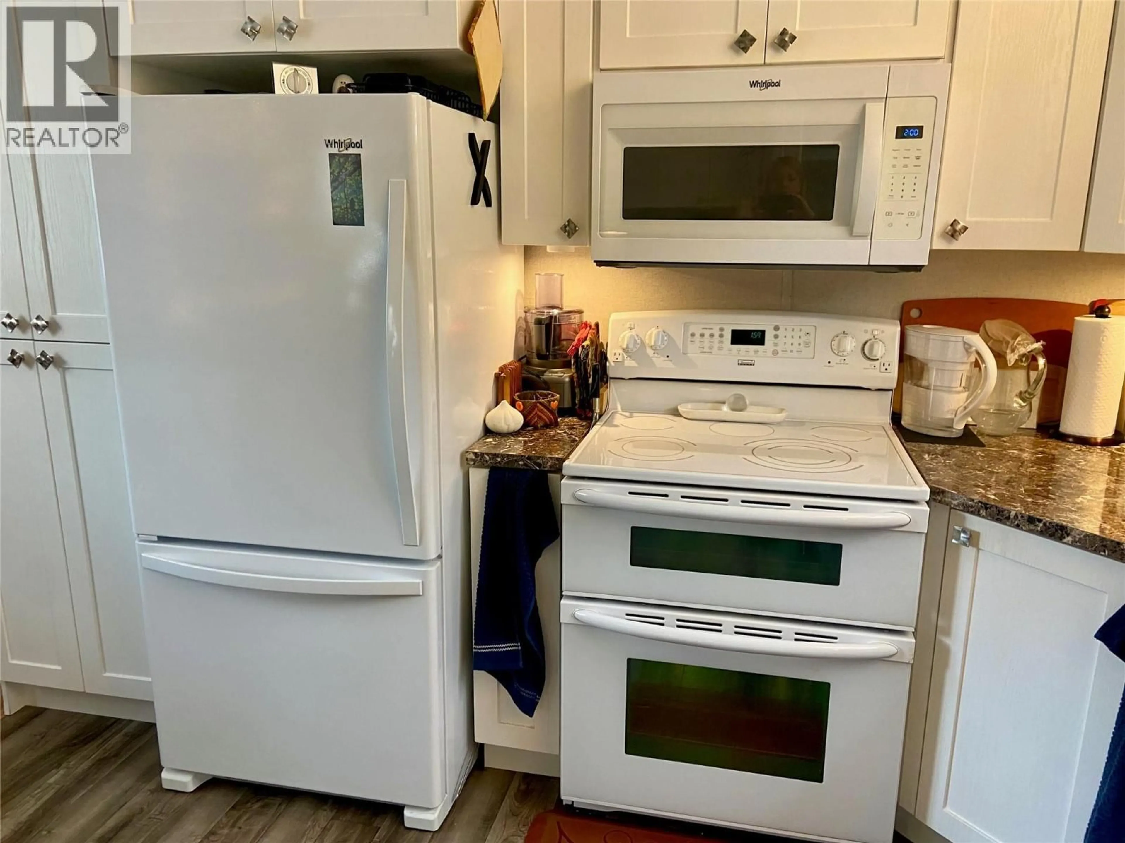 Standard kitchen, unknown for 2 - 1034 HIGHWAY 3B OTHER, Montrose British Columbia V0G1P0