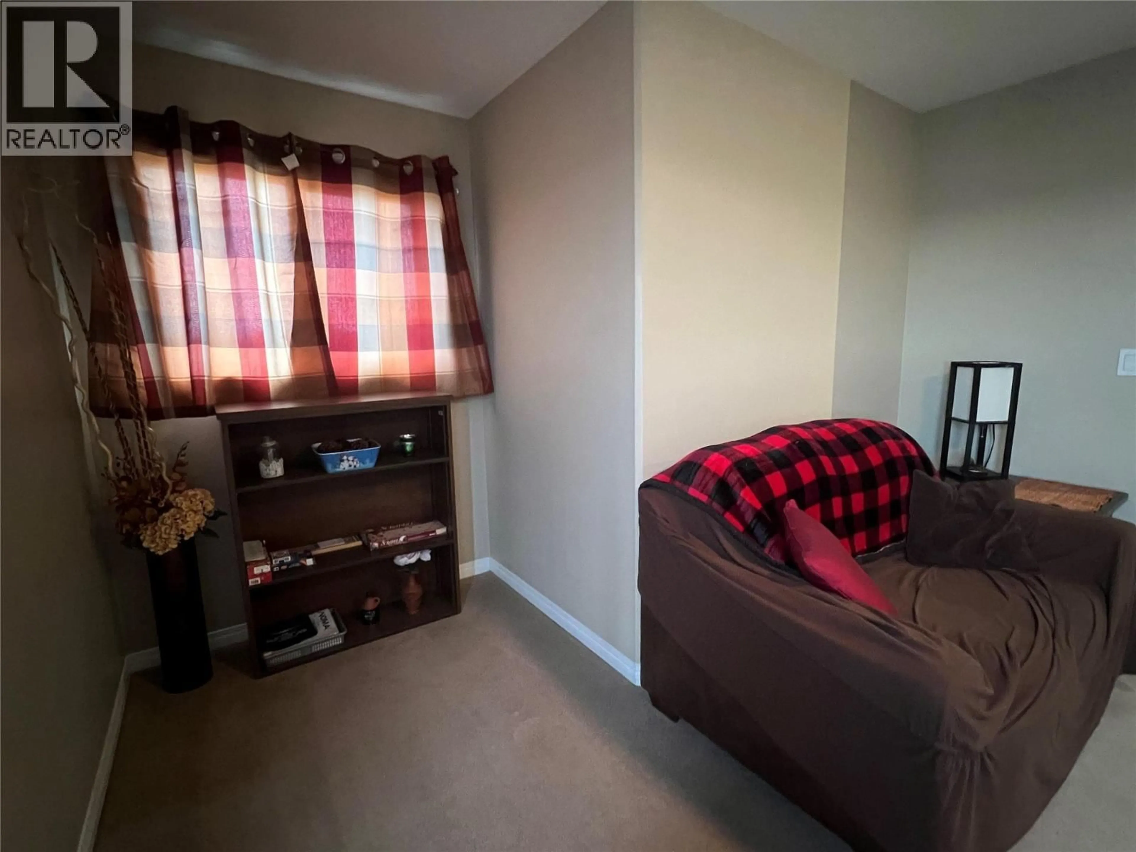 A pic of a room for 6 - 809 96 AVENUE, Dawson Creek British Columbia V1G0B5