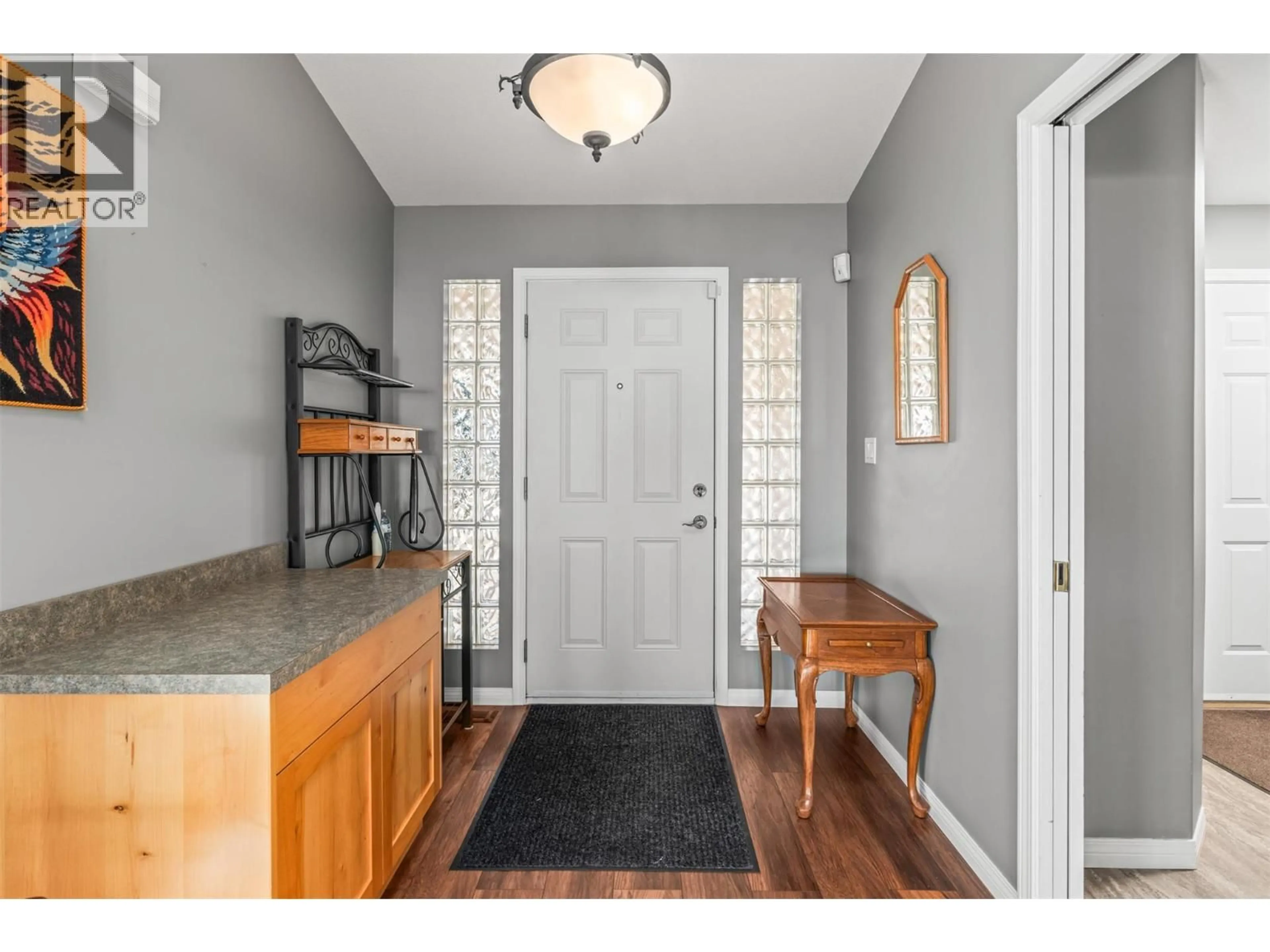 Indoor entryway for 7079 FOOTHILLS PLACE, Vernon British Columbia V1B2Y4