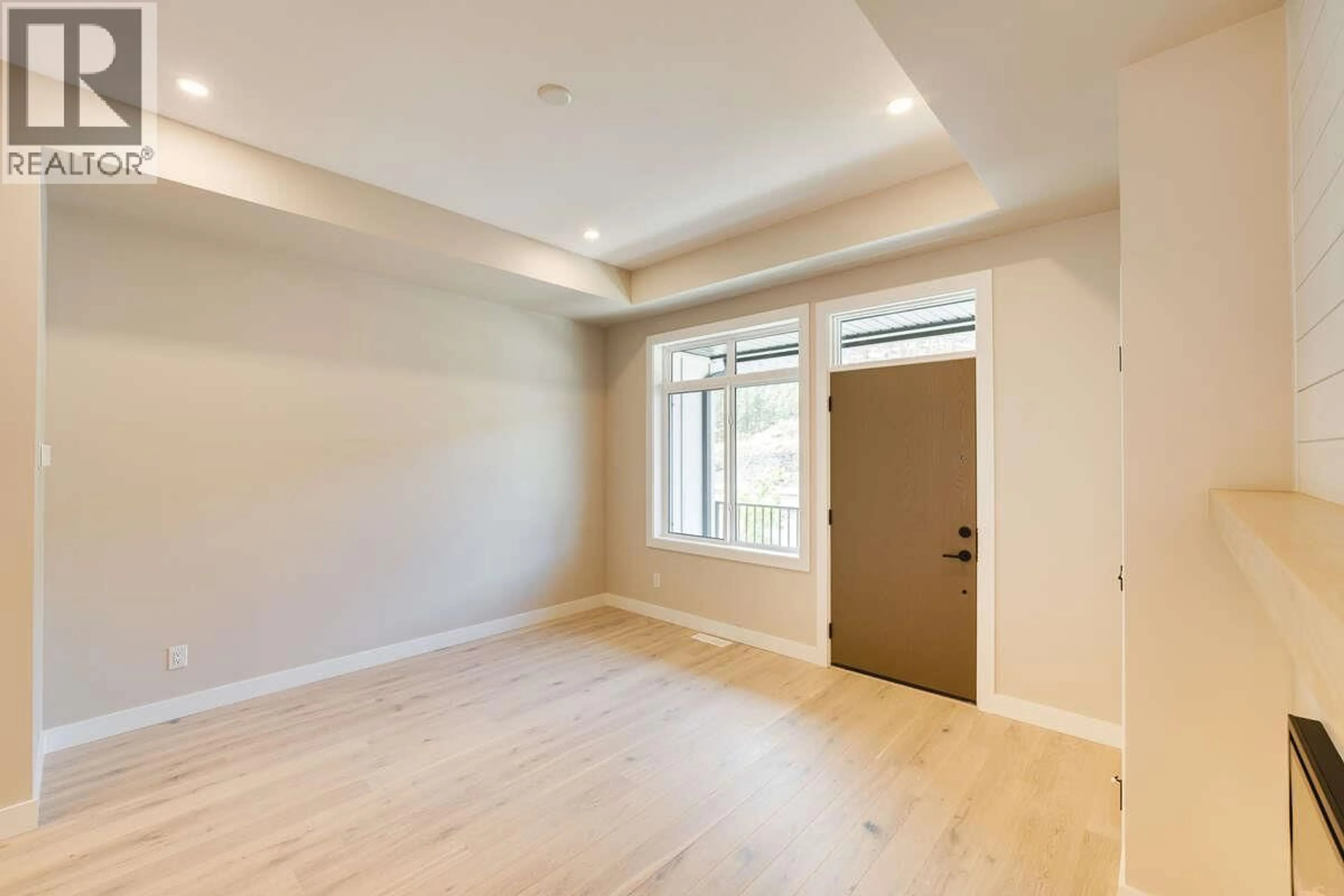 A pic of a room for 15 - 1550 UNION ROAD, Kelowna British Columbia V1V2W4