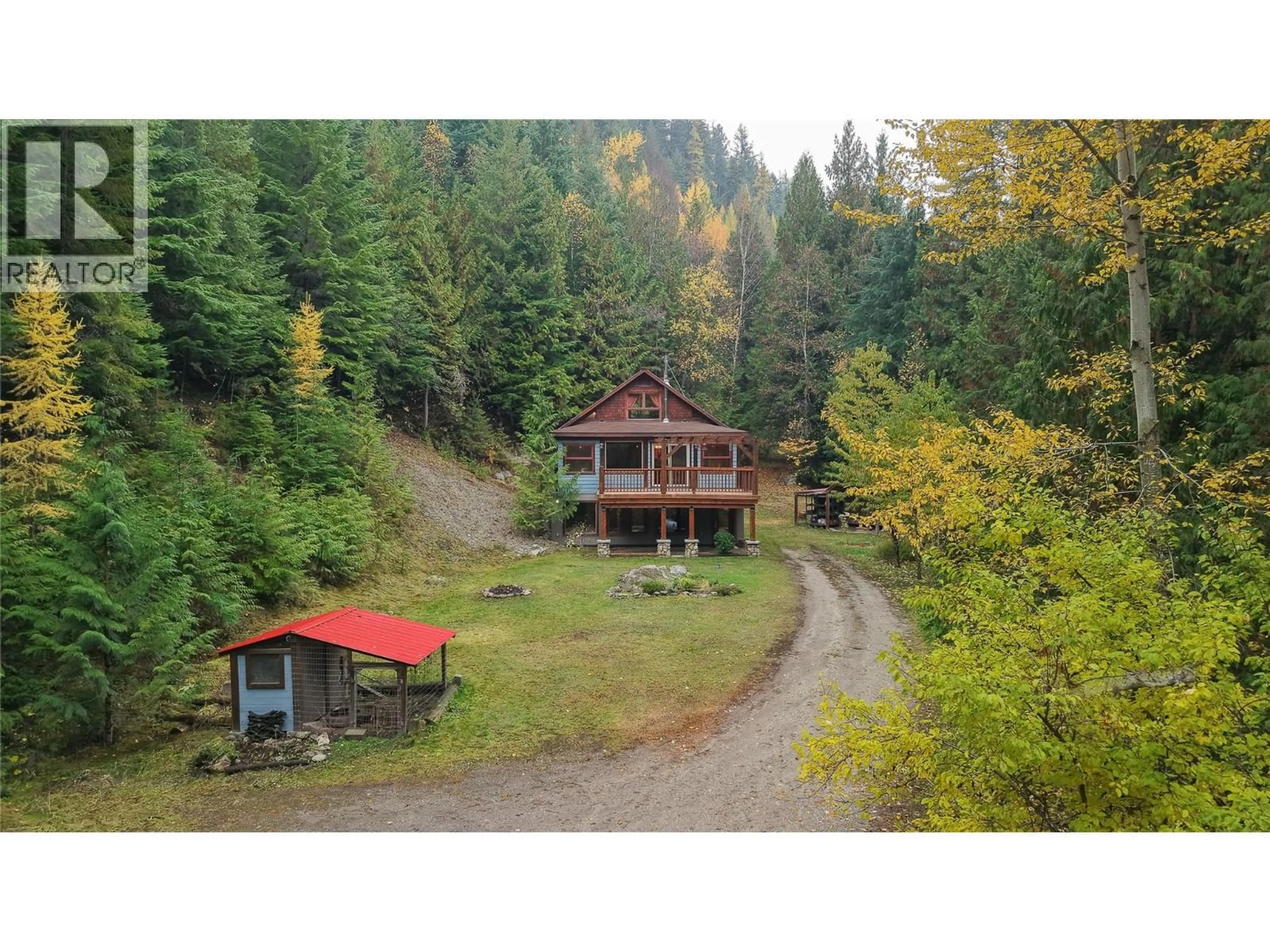 A pic from outside/outdoor area/front of a property/back of a property/a pic from drone, unknown for 2565 SHOREACRES-GOOSE CREEK ROAD, Shoreacres British Columbia V1N4P4