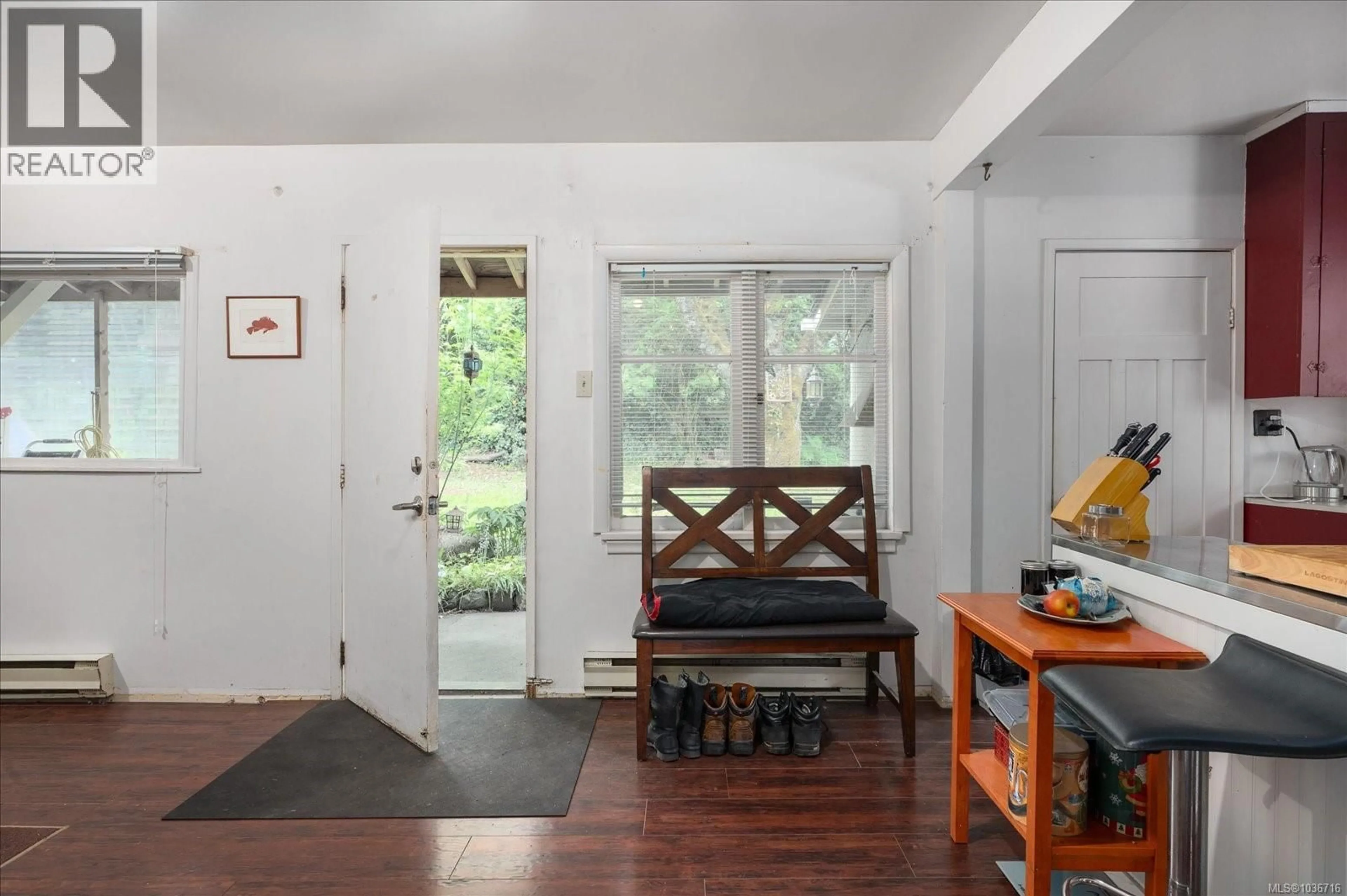 Indoor entryway for 112 BULLER STREET, Ladysmith British Columbia V9G1A1