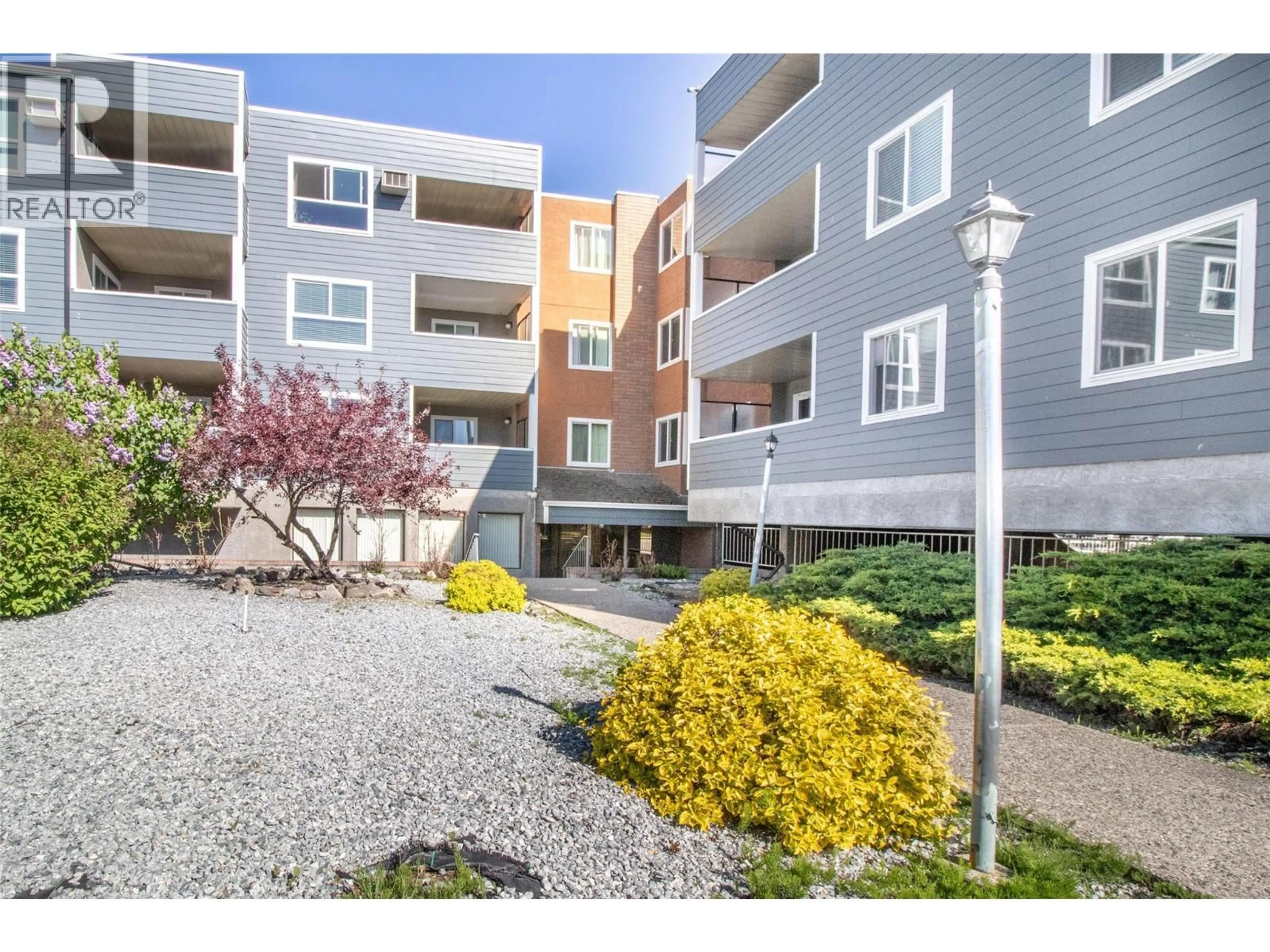 Patio, street for 110 - 1685 UFTON COURT, Kelowna British Columbia V1Y8G7