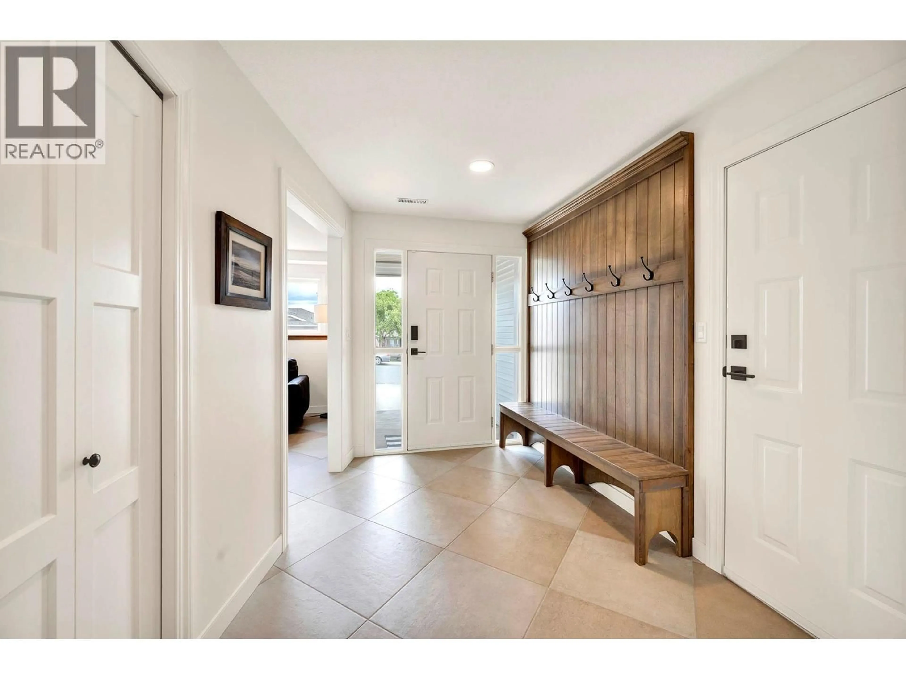 Indoor entryway for 891 REGENT CRESCENT, Kamloops British Columbia V1S1X1