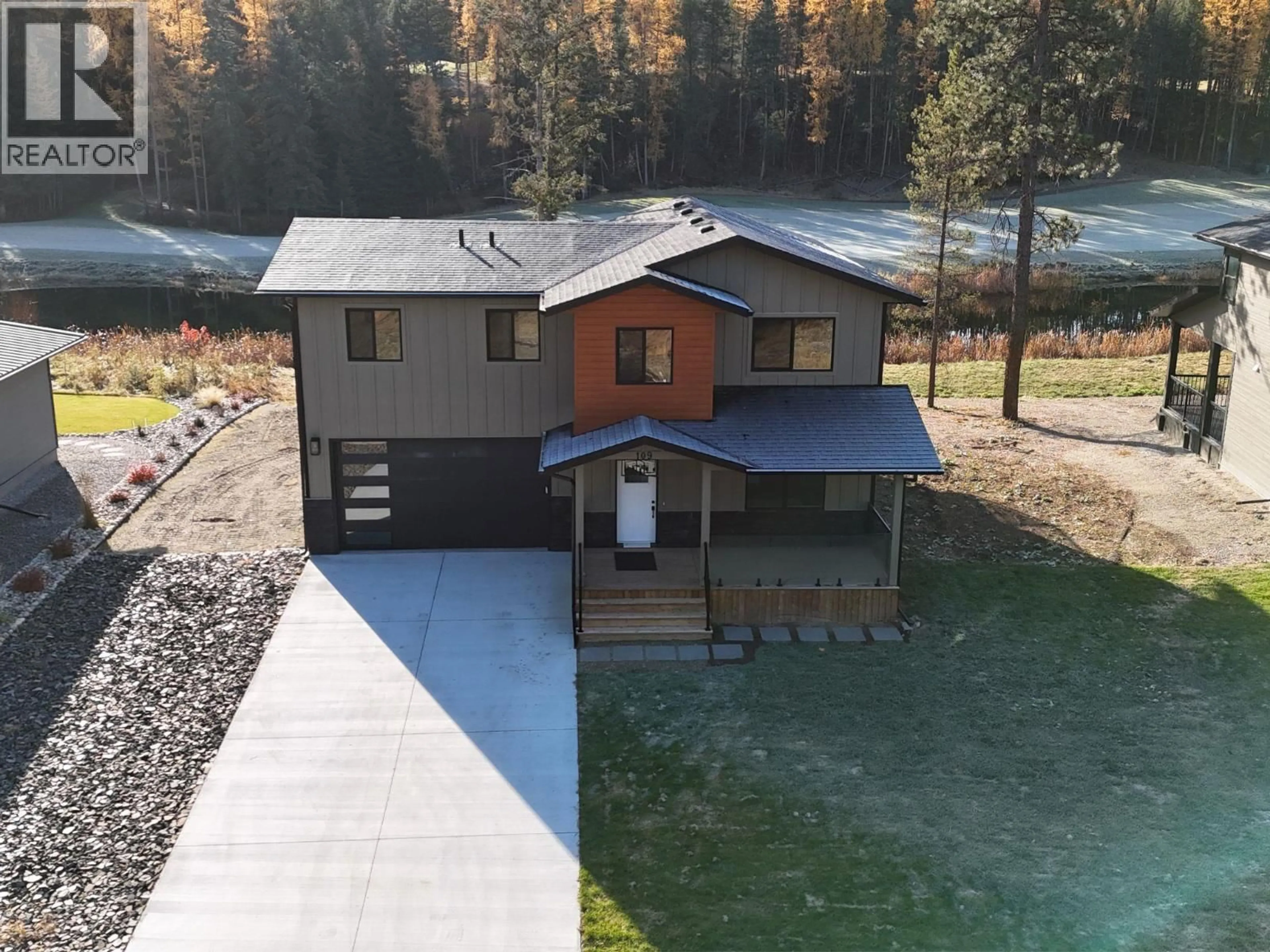 A pic from outside/outdoor area/front of a property/back of a property/a pic from drone, unknown for 109 RIVER DRIVE, Cranbrook British Columbia V1C0C6