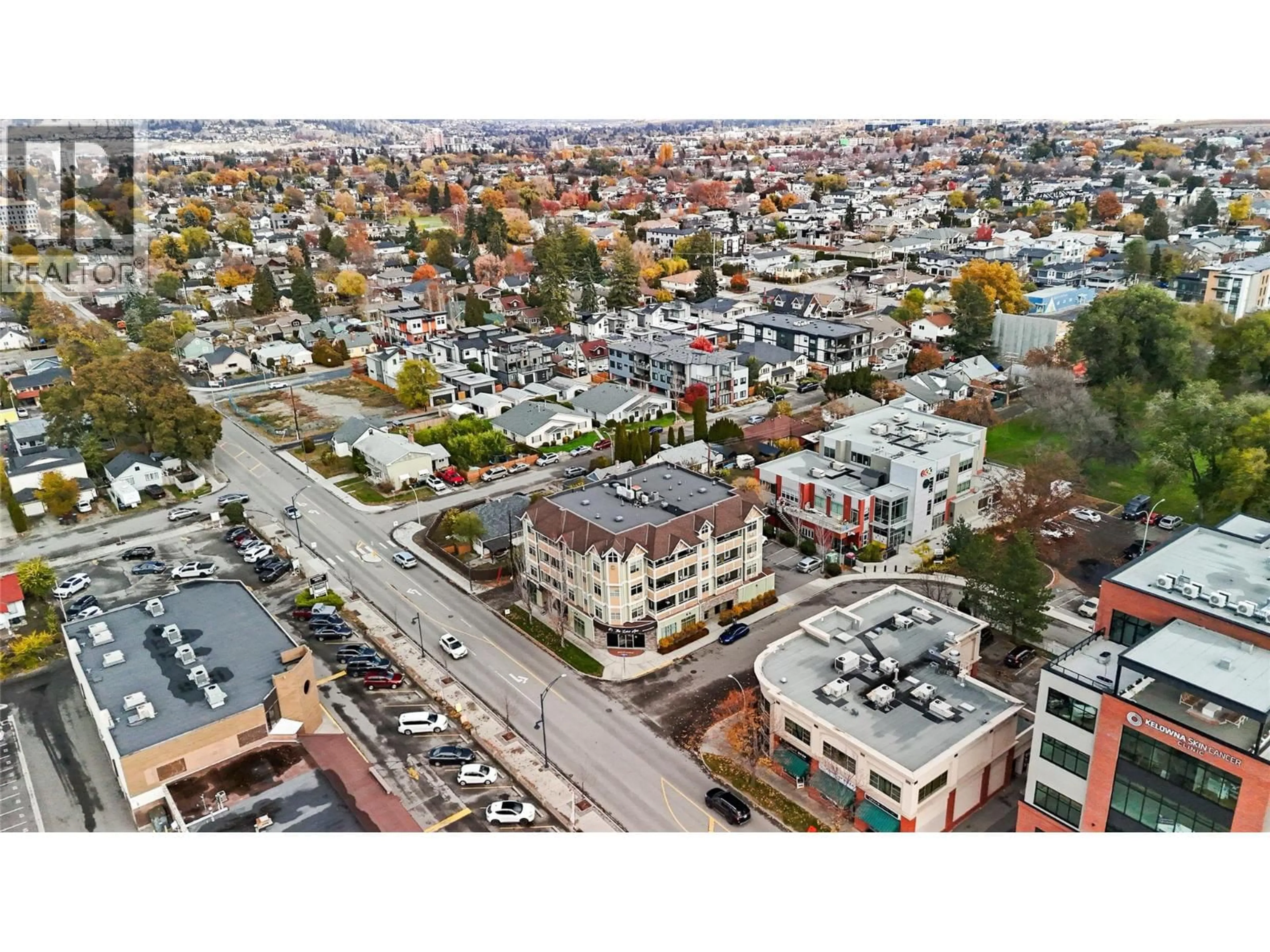 A pic from outside/outdoor area/front of a property/back of a property/a pic from drone, city buildings view from balcony for 302 - 538 MCKAY AVENUE, Kelowna British Columbia V1Y5A8