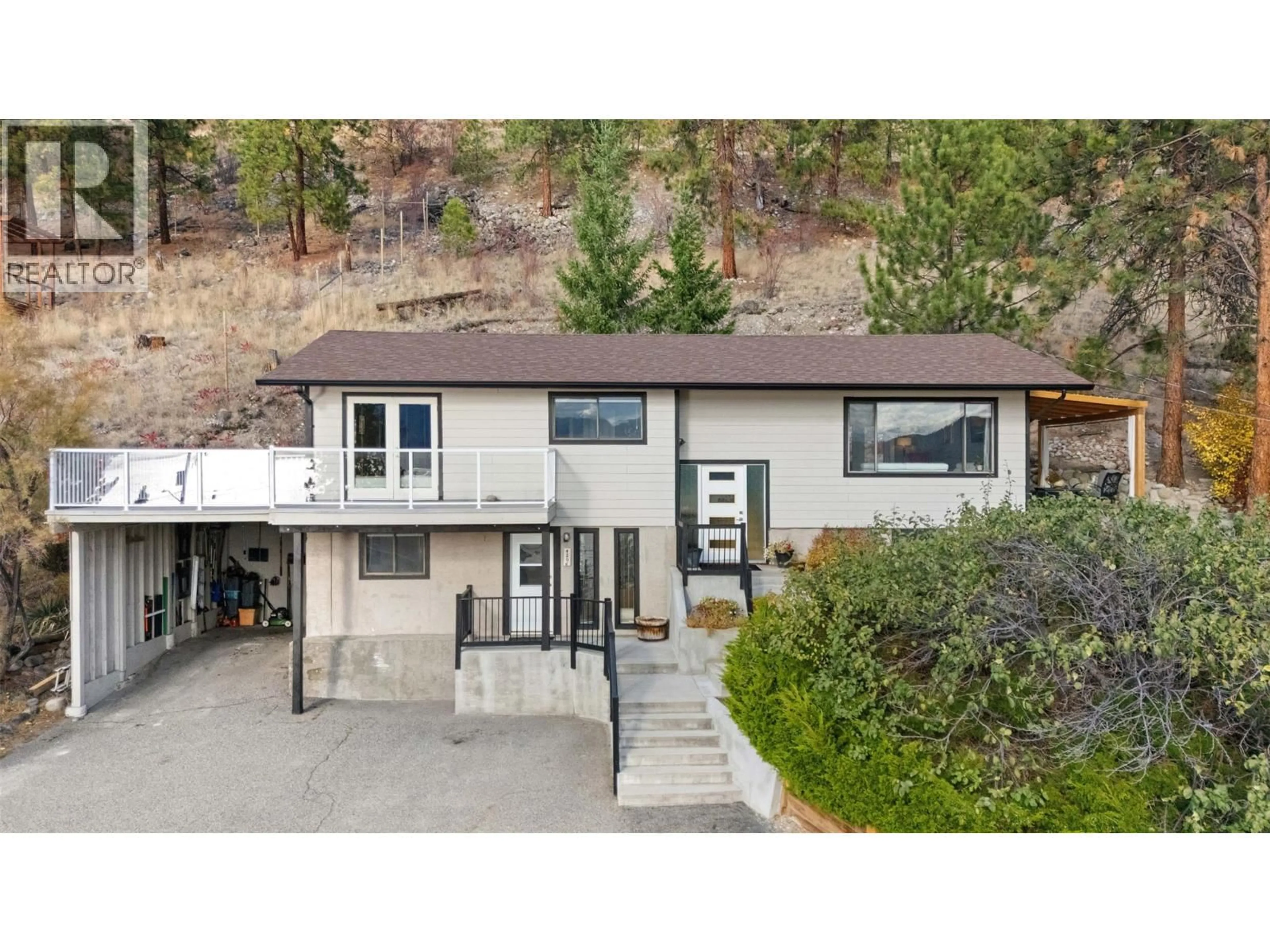 A pic from outside/outdoor area/front of a property/back of a property/a pic from drone, unknown for 4206 4TH AVENUE, Peachland British Columbia V0H1X5