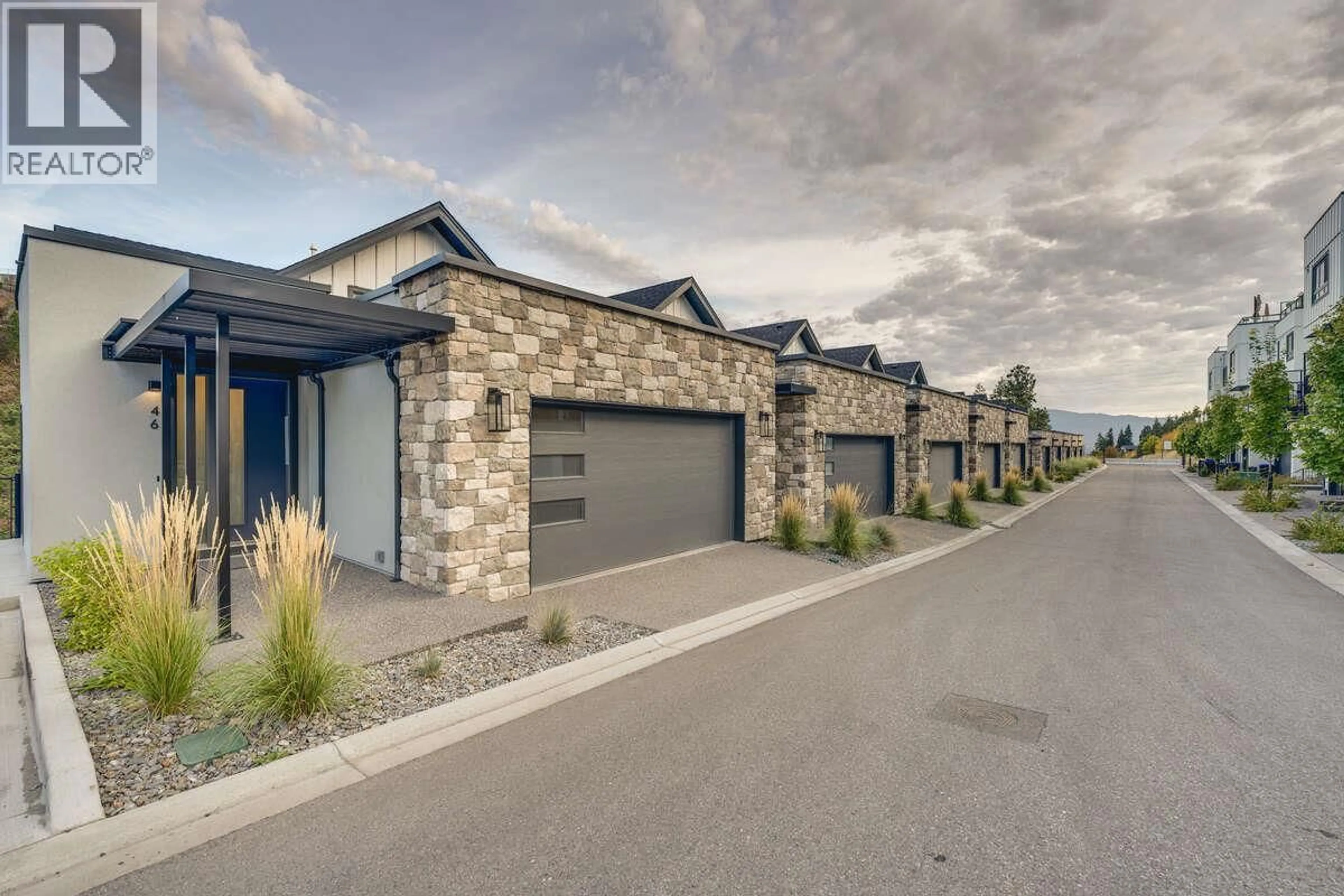 A pic from outside/outdoor area/front of a property/back of a property/a pic from drone, street for 46 - 1550 UNION ROAD, Kelowna British Columbia V1V2W4