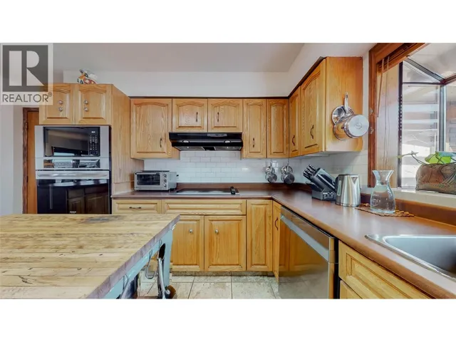 6940 MOUNTAINVIEW DRIVE, Oliver 3
