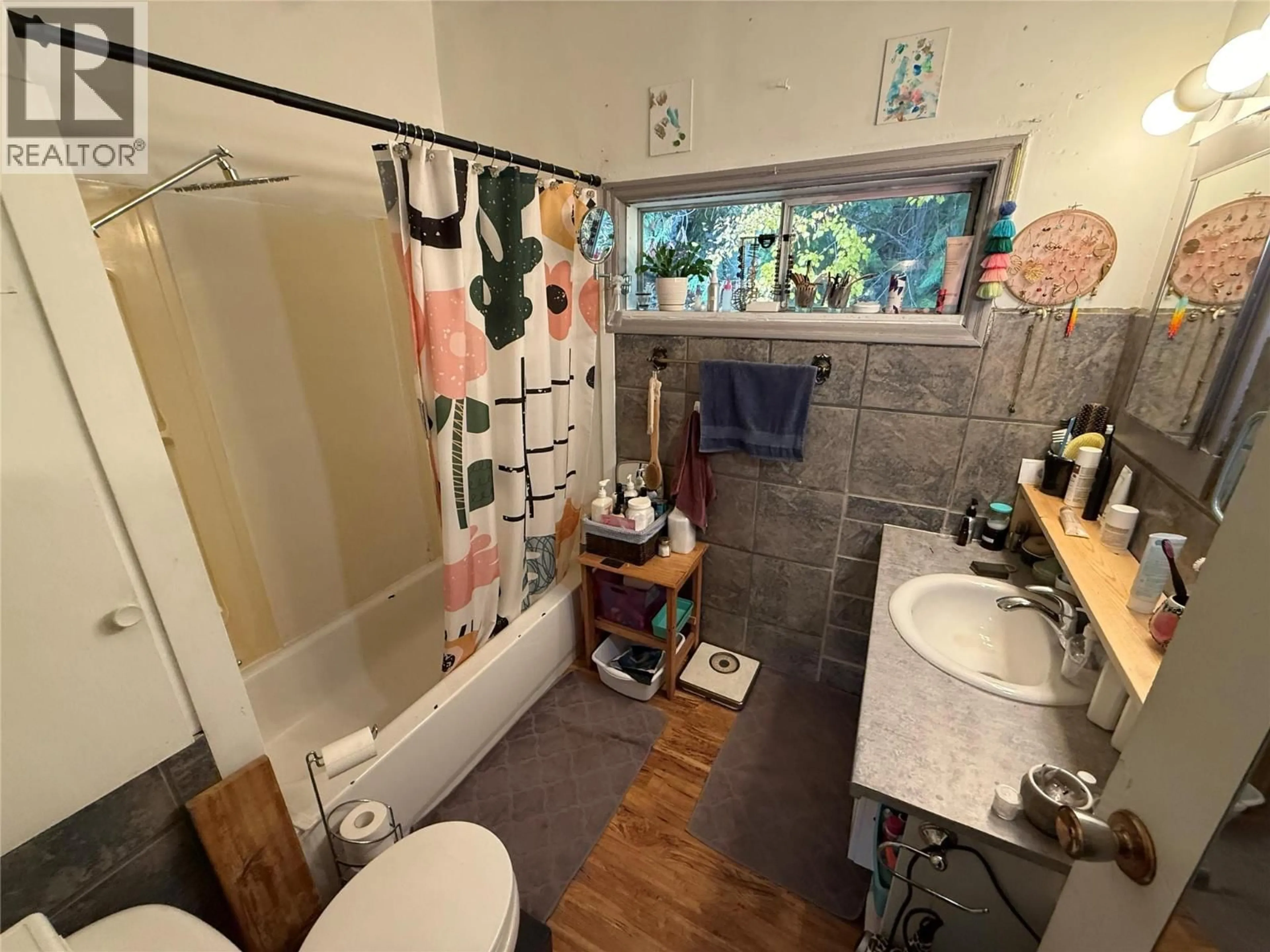 A pic of a room for 5015 ERIE-ROSS SPUR ROAD, Salmo British Columbia V0G1L1