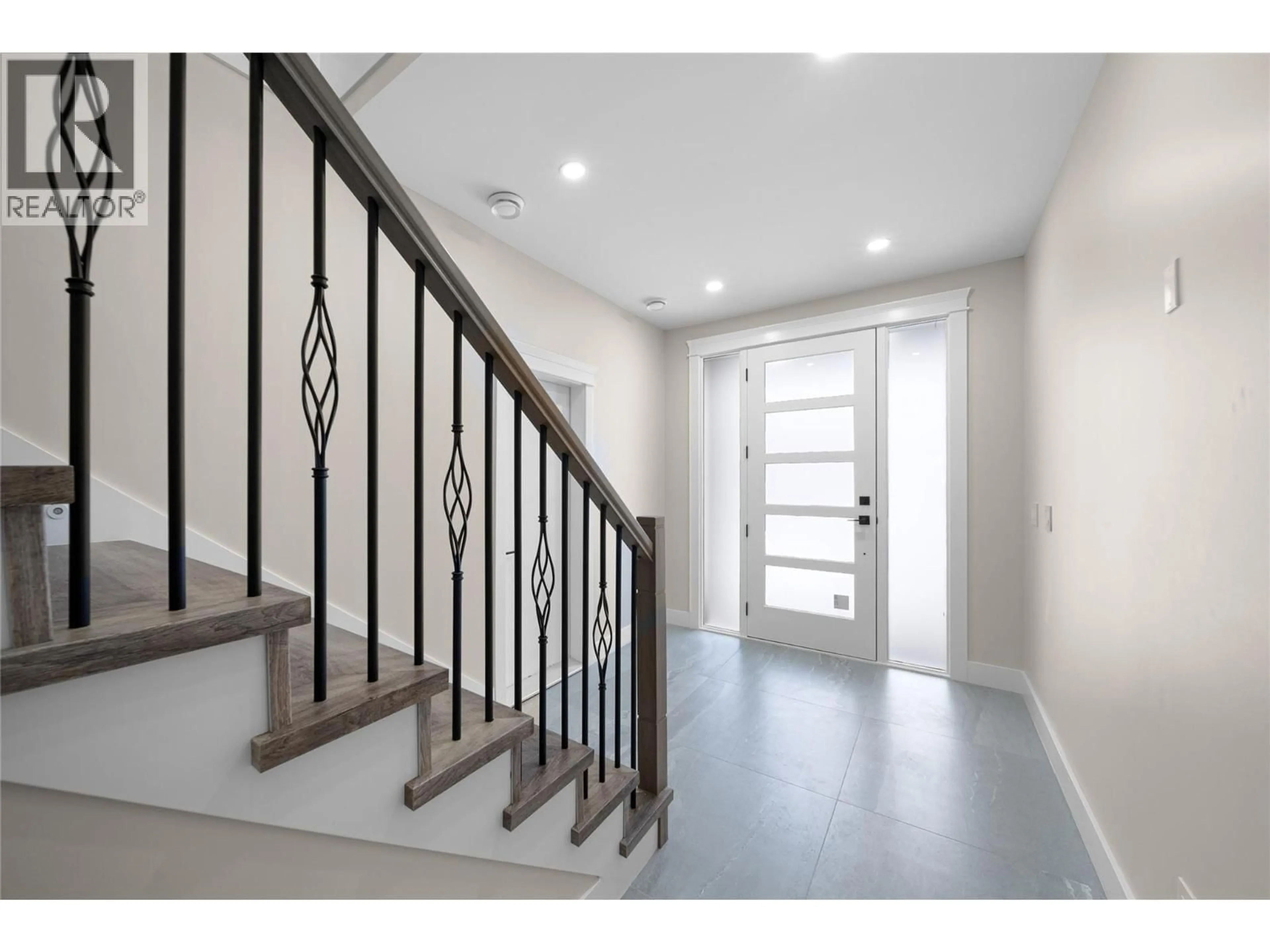 Indoor entryway for 2077 LINFIELD DRIVE, Kamloops British Columbia V1S0G3