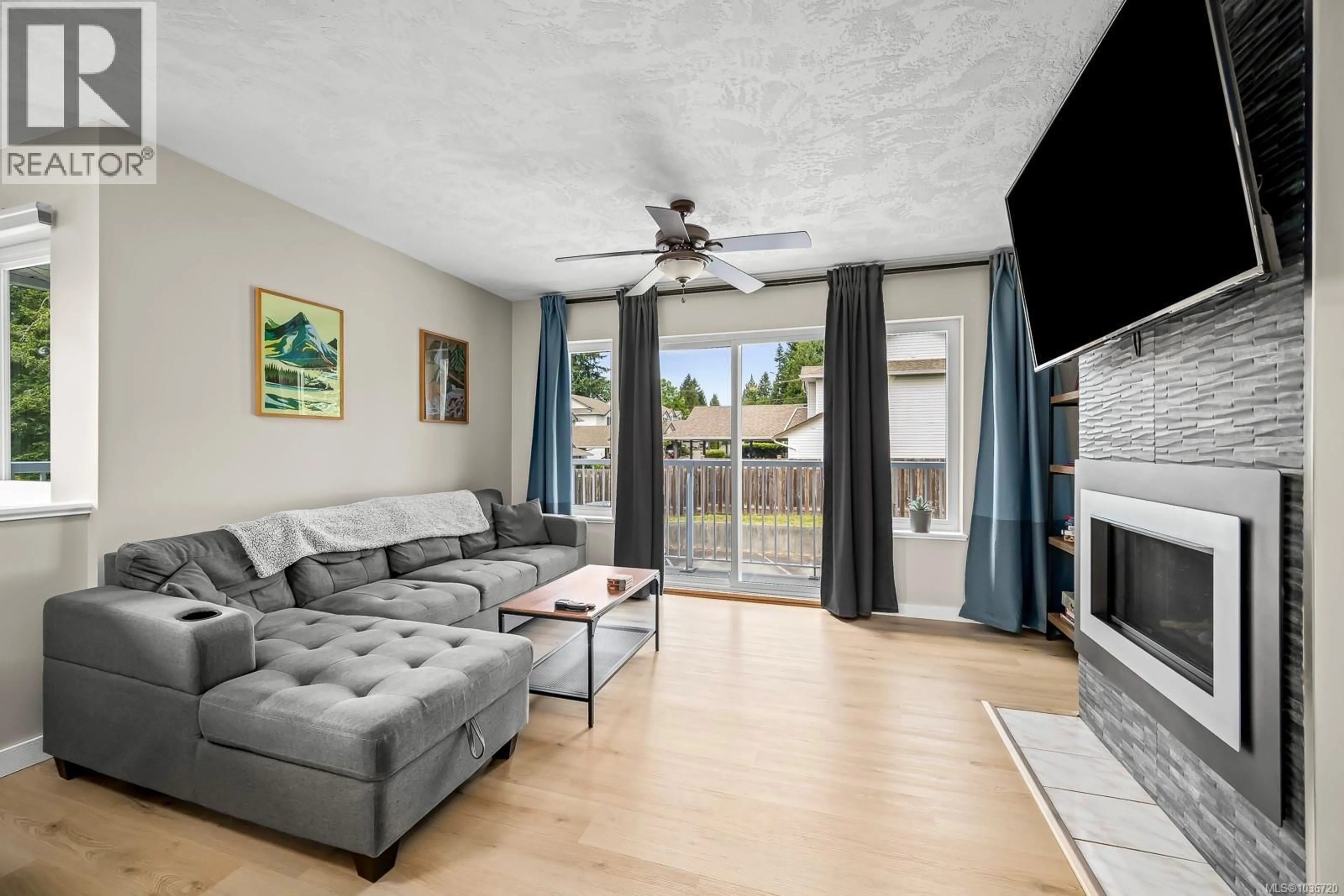 Living room with furniture, unknown for 203 - 4706 ALDERWOOD PLACE, Courtenay British Columbia V9N9A1