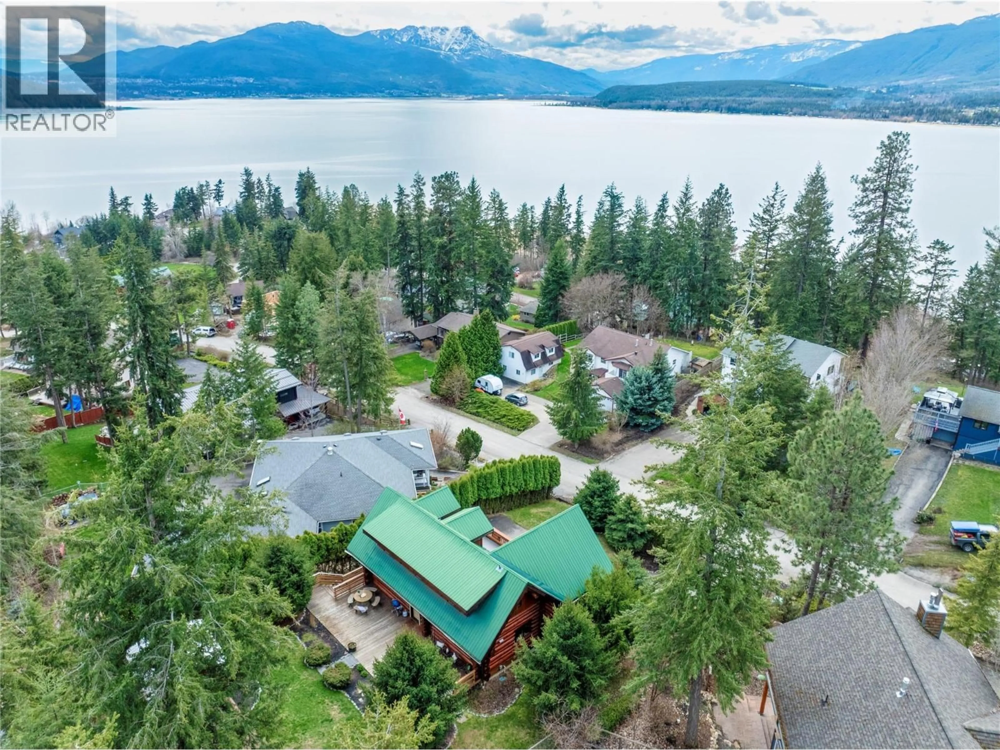 A pic from outside/outdoor area/front of a property/back of a property/a pic from drone, water/lake/river/ocean view for 3667 BRAELYN ROAD, Tappen British Columbia V0E2X1