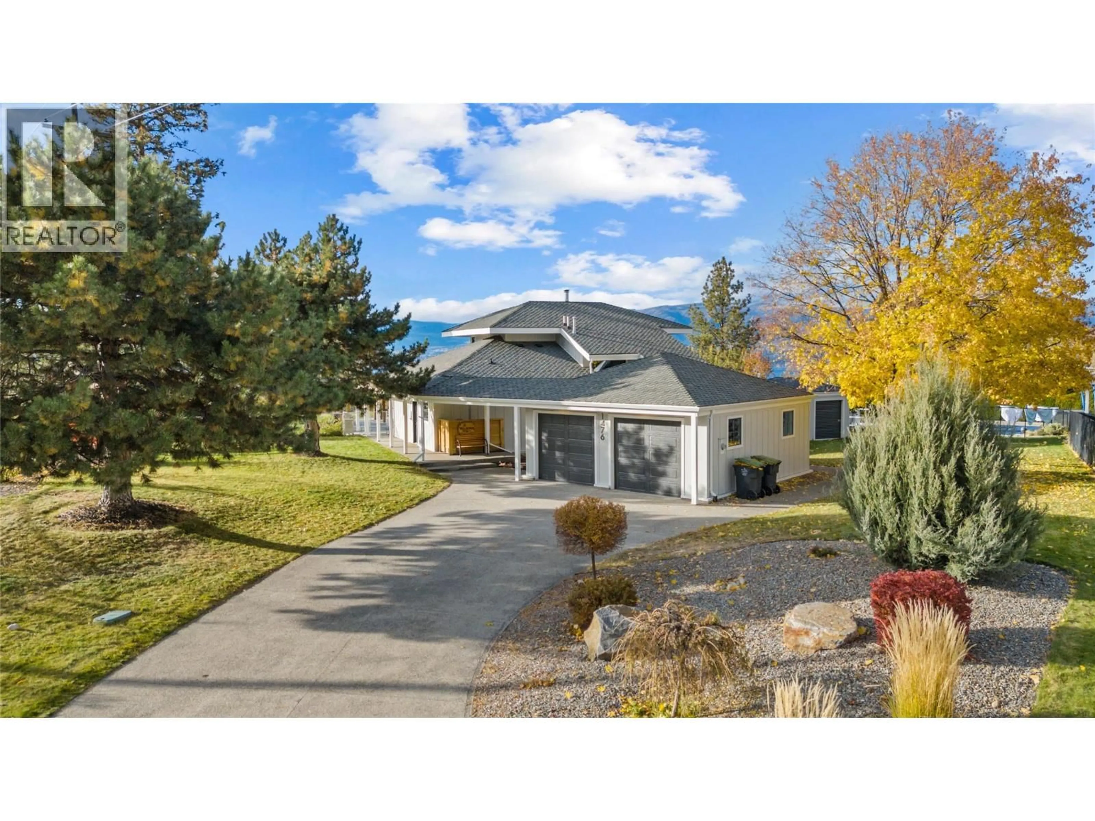 A pic from outside/outdoor area/front of a property/back of a property/a pic from drone, street for 1476 WESTRIDGE COURT, Kelowna British Columbia V1W3B5