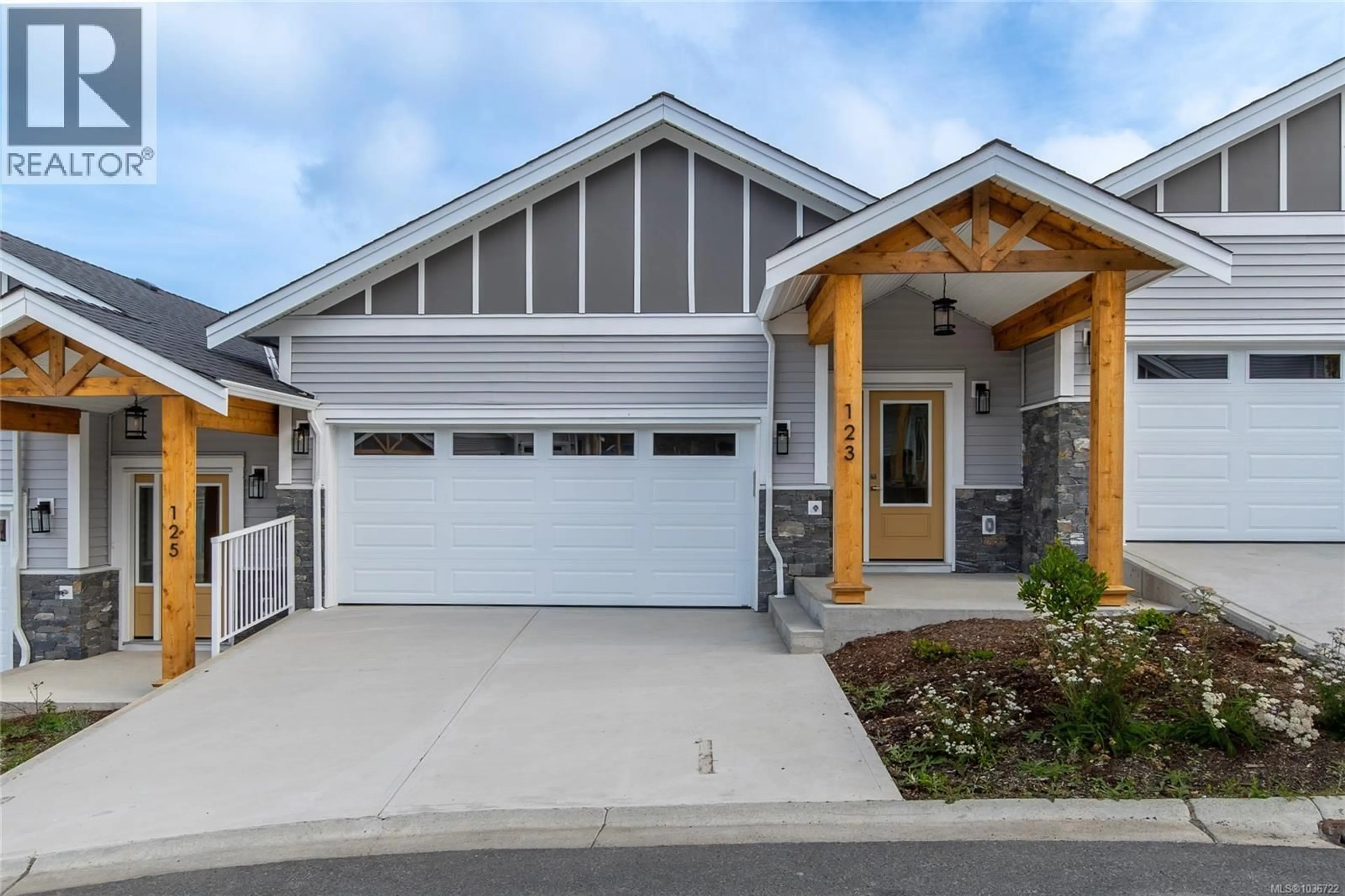 Home with vinyl exterior material, street for 123 - 3257 WOODRUSH DRIVE, Duncan British Columbia V9L0J9