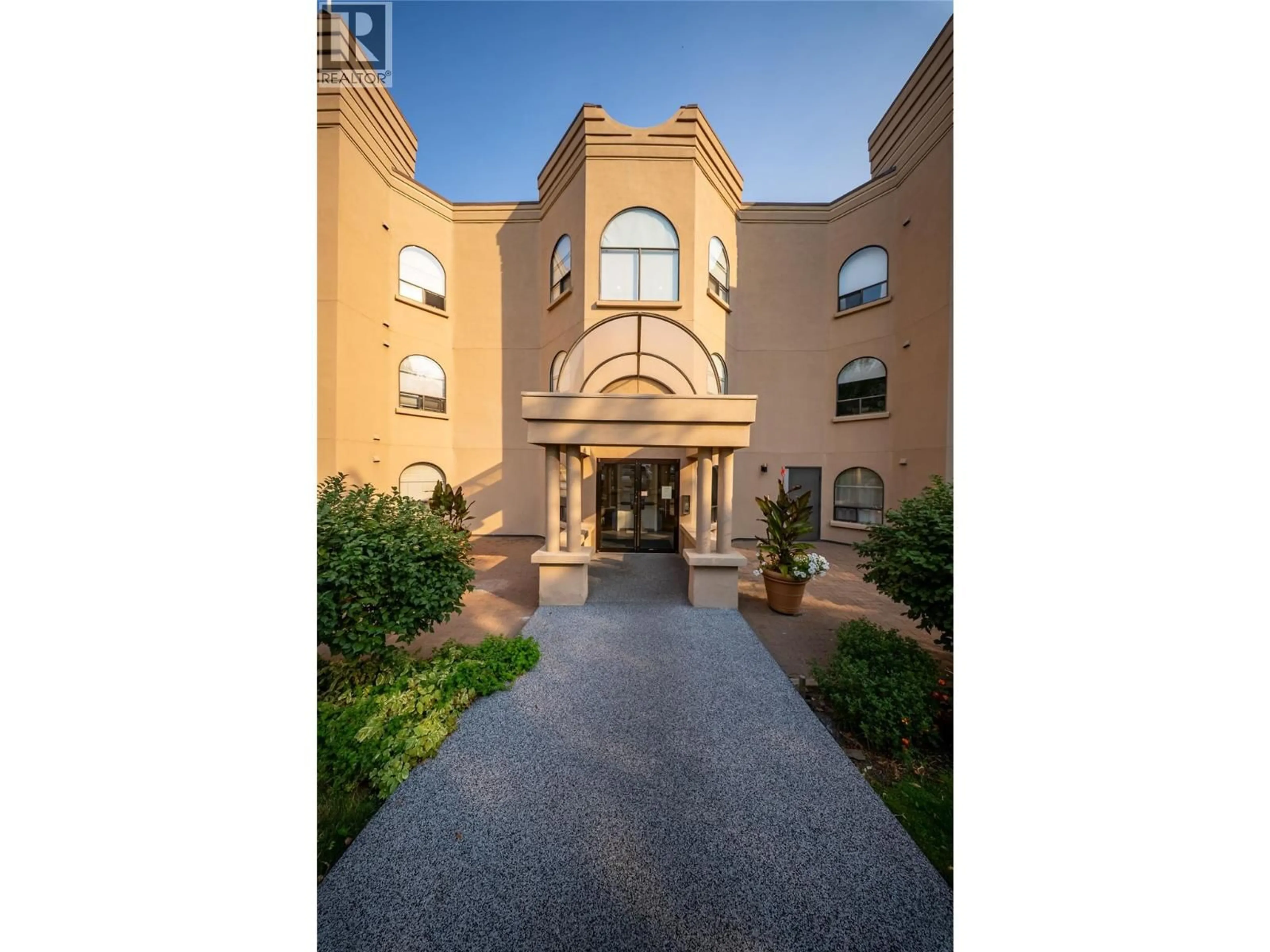 Indoor foyer for 108 - 338 NICOLA STREET, Kamloops British Columbia V2C2P5