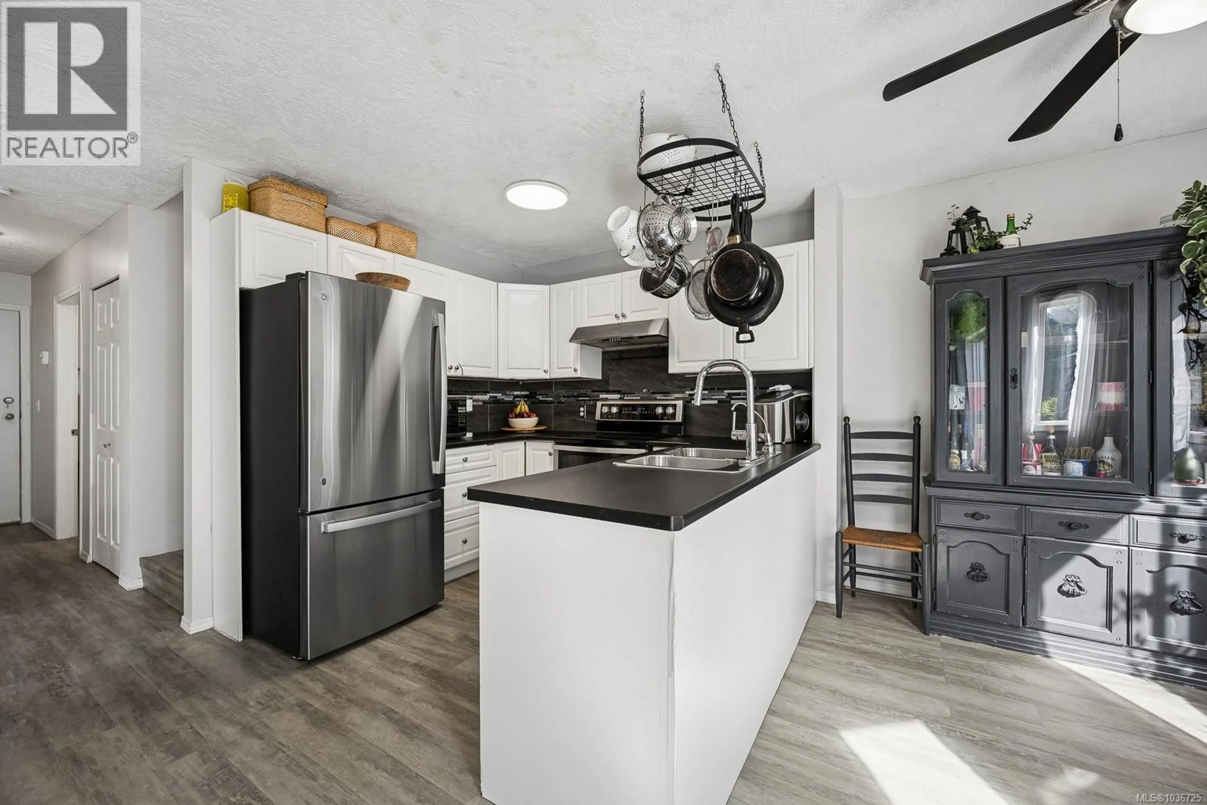 Open concept kitchen, unknown for 182B ARDEN ROAD, Courtenay British Columbia V9N8Y2