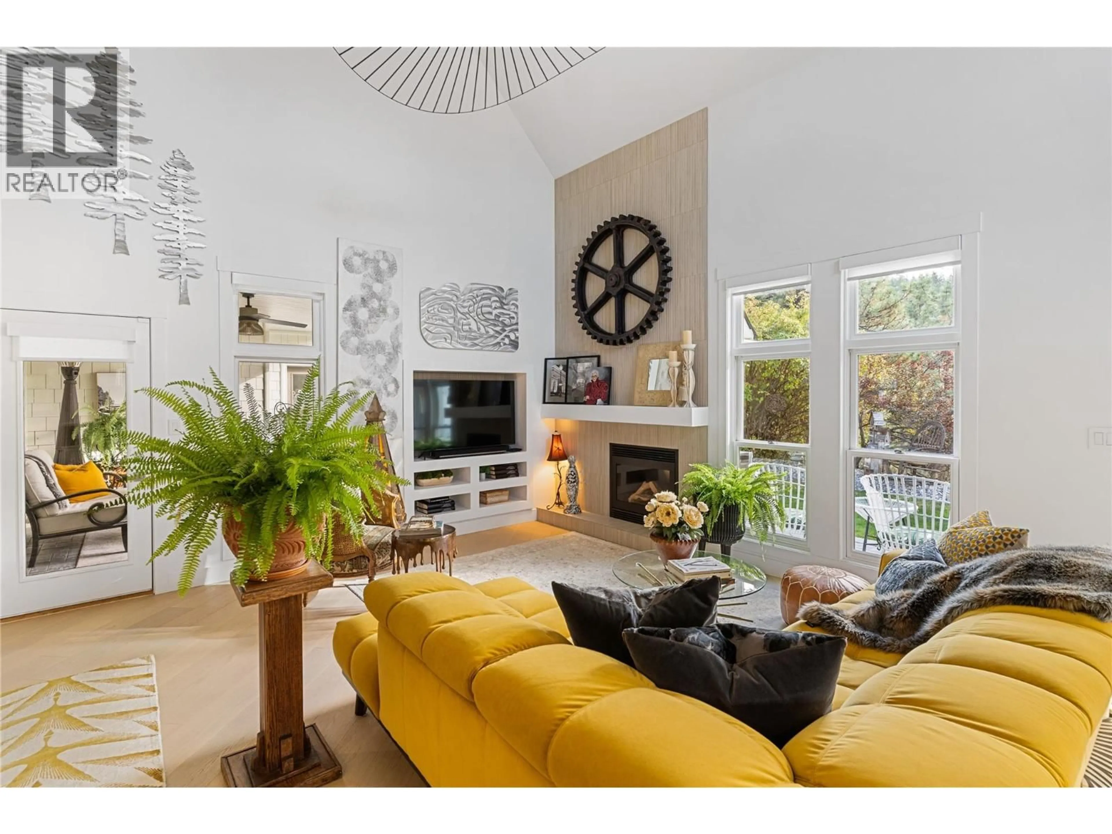 Living room with furniture, unknown for 2075 LILLOOET COURT, Kelowna British Columbia V1V1Y2