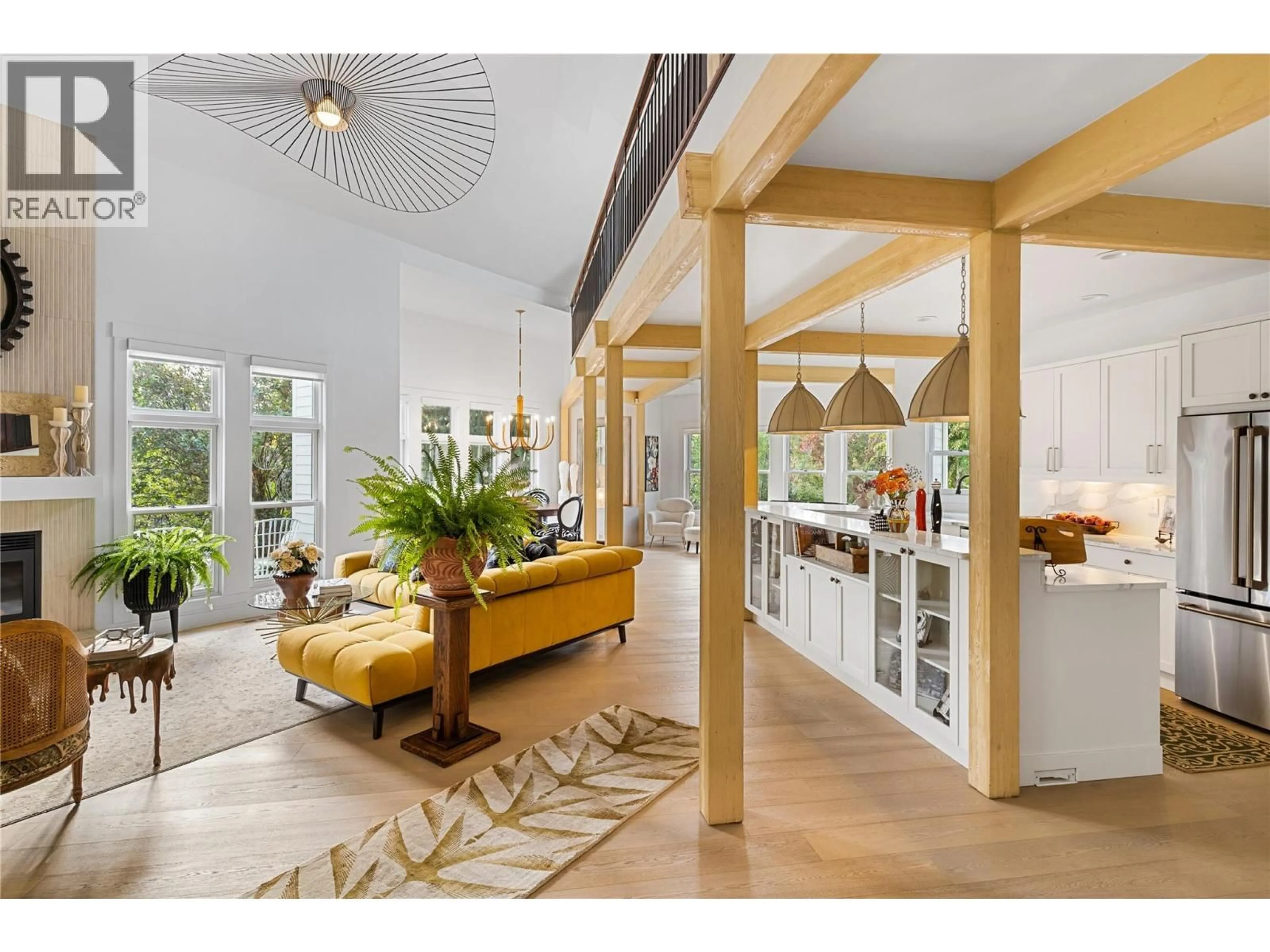 Indoor entryway for 2075 LILLOOET COURT, Kelowna British Columbia V1V1Y2