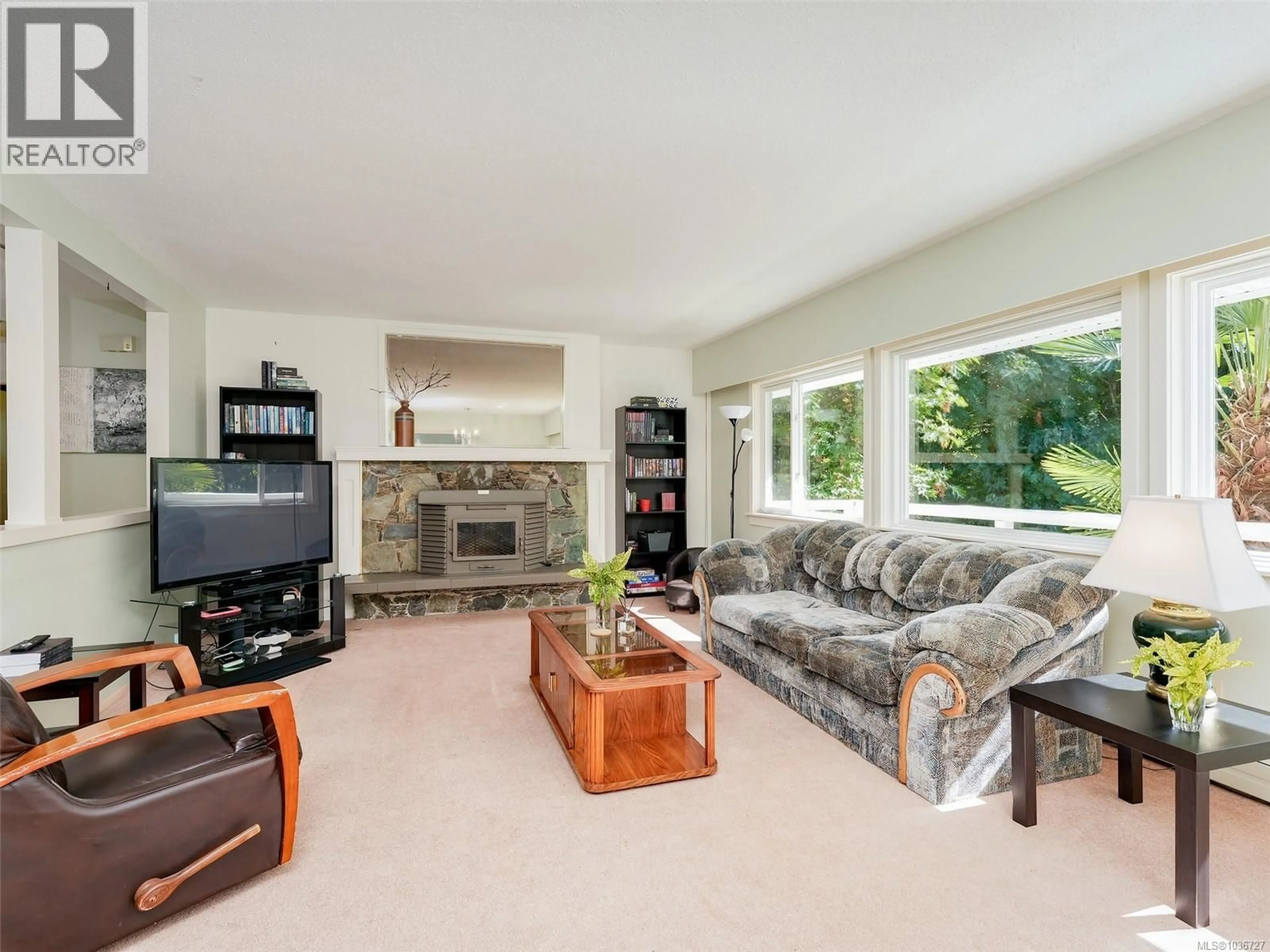 Living room with furniture, unknown for 1021 TATLOW ROAD, North Saanich British Columbia V8L5P3