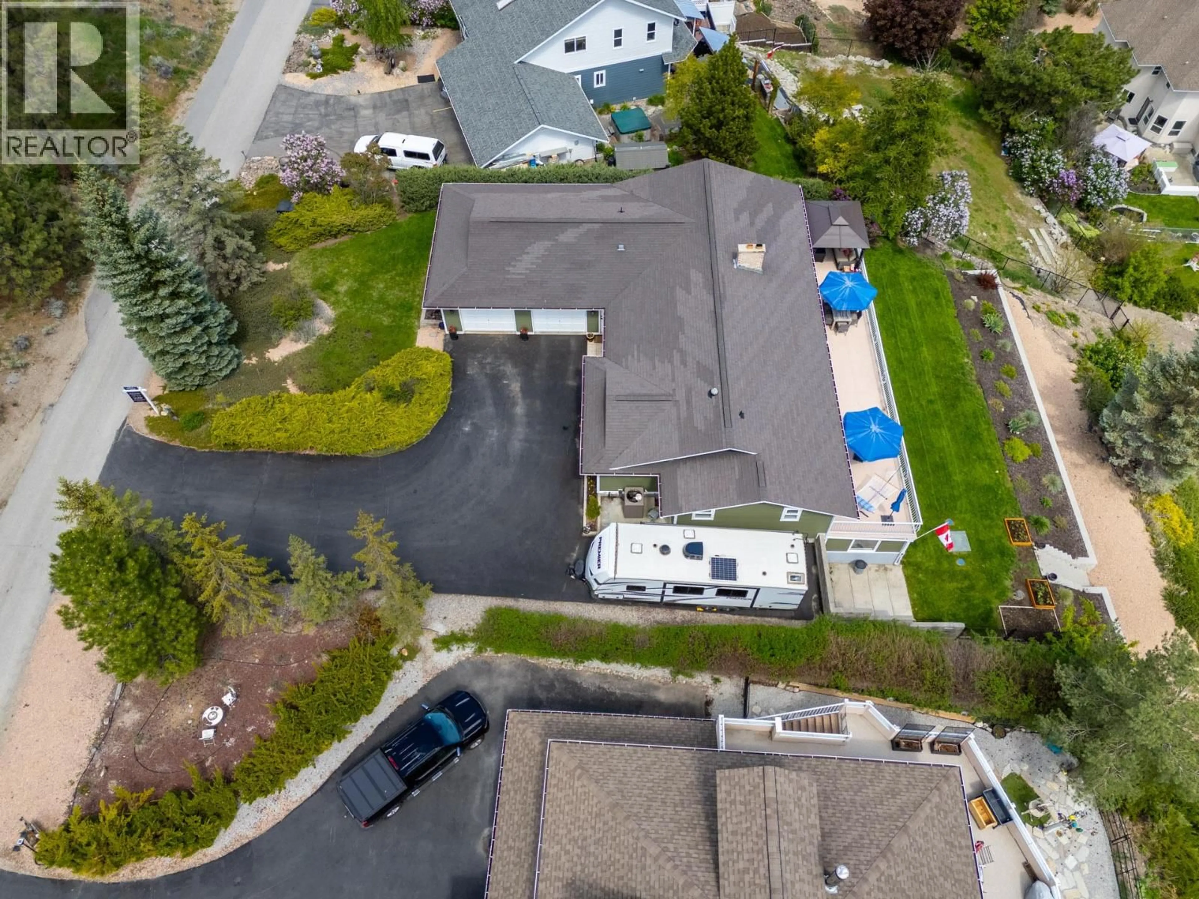 A pic from outside/outdoor area/front of a property/back of a property/a pic from drone, street for 119 ST ANDREWS DRIVE, Kaleden British Columbia V0H1K0
