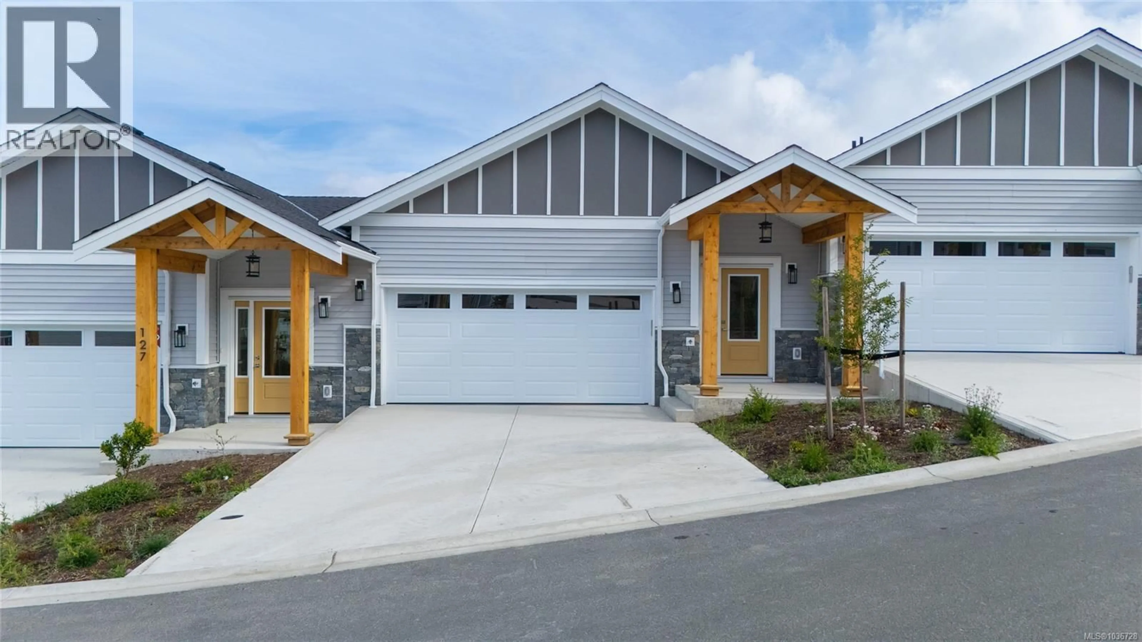 Home with vinyl exterior material, street for 125 - 3257 WOODRUSH DRIVE, Duncan British Columbia V9L0J9