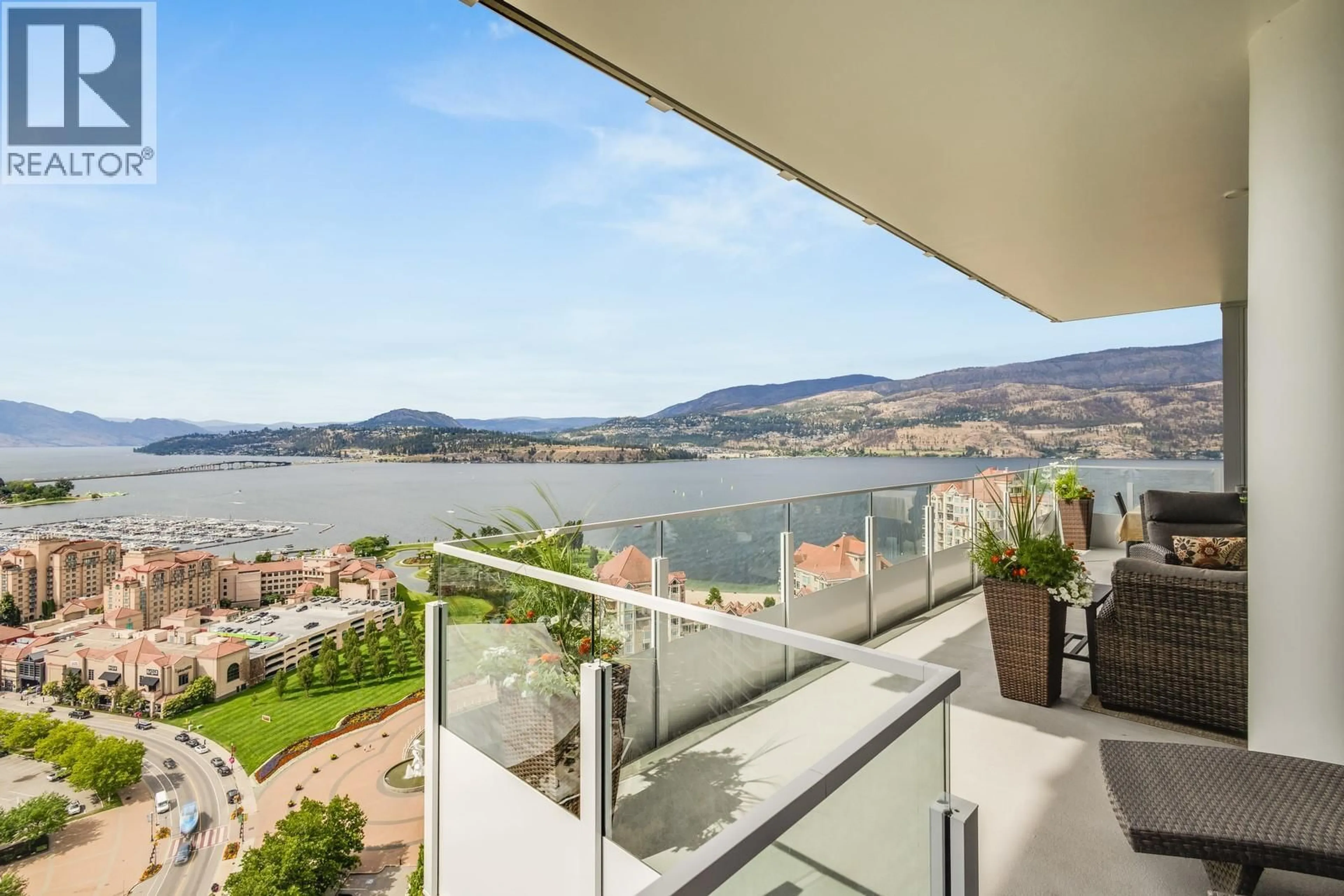 Balcony in the apartment, water/lake/river/ocean view for 2602 - 1181 SUNSET DRIVE, Kelowna British Columbia V1Y0L4