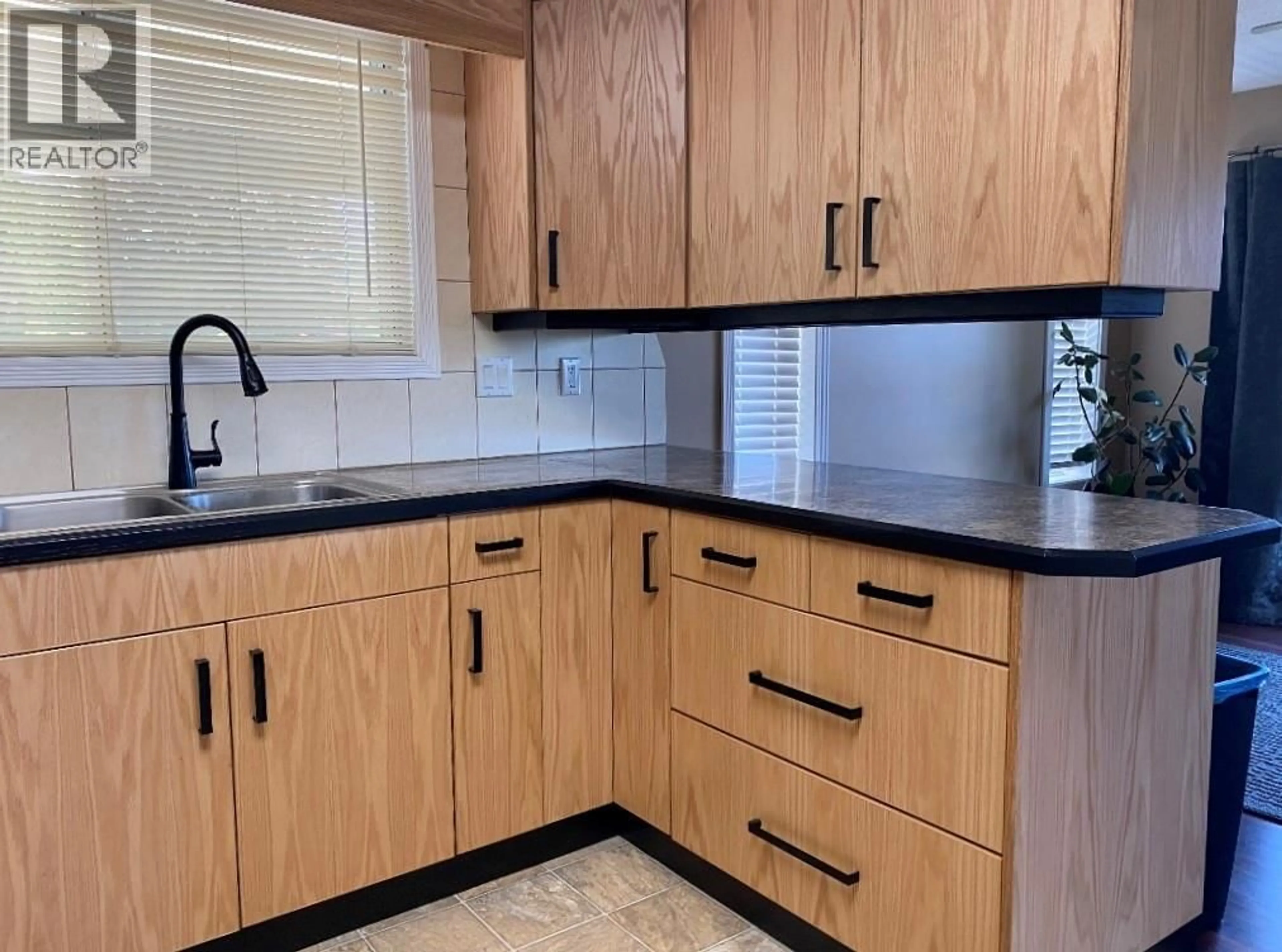 Standard kitchen, unknown for 7437 VALLEY HEIGHTS DRIVE, Grand Forks British Columbia V0H1H0