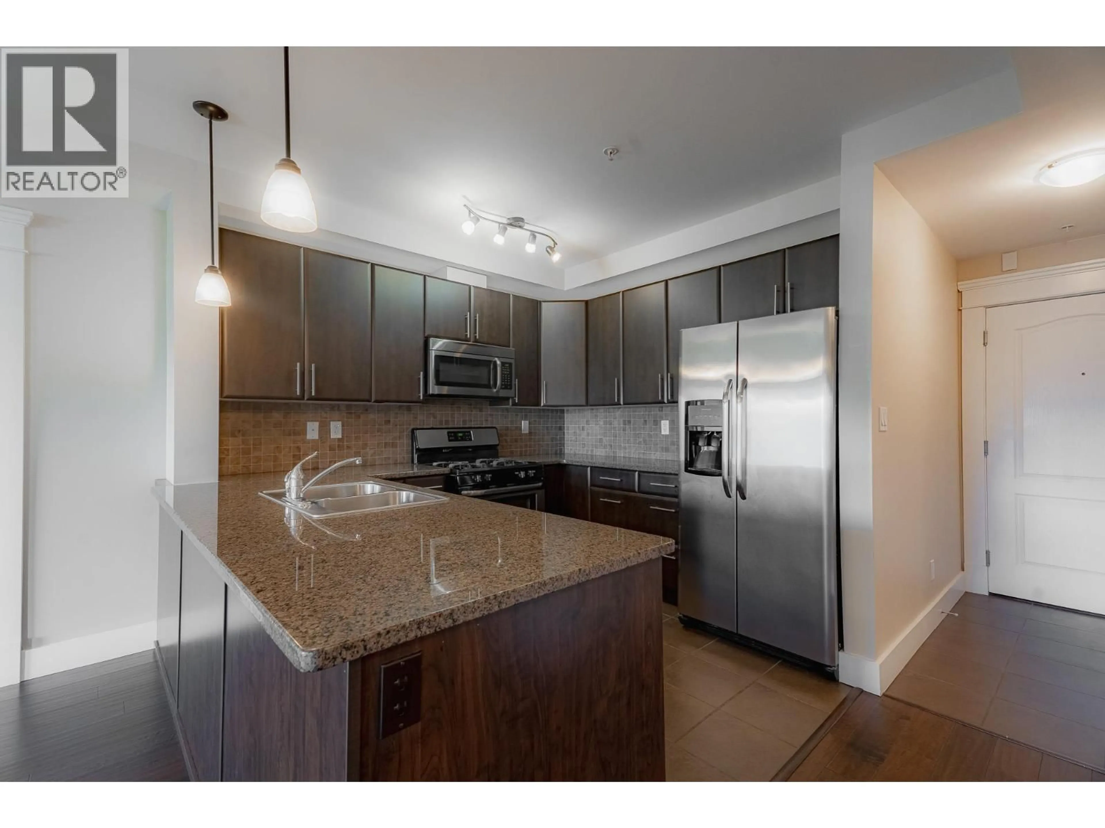 Standard kitchen, wood/laminate floor for 504 - 975 VICTORIA W STREET, Kamloops British Columbia V2C0C2