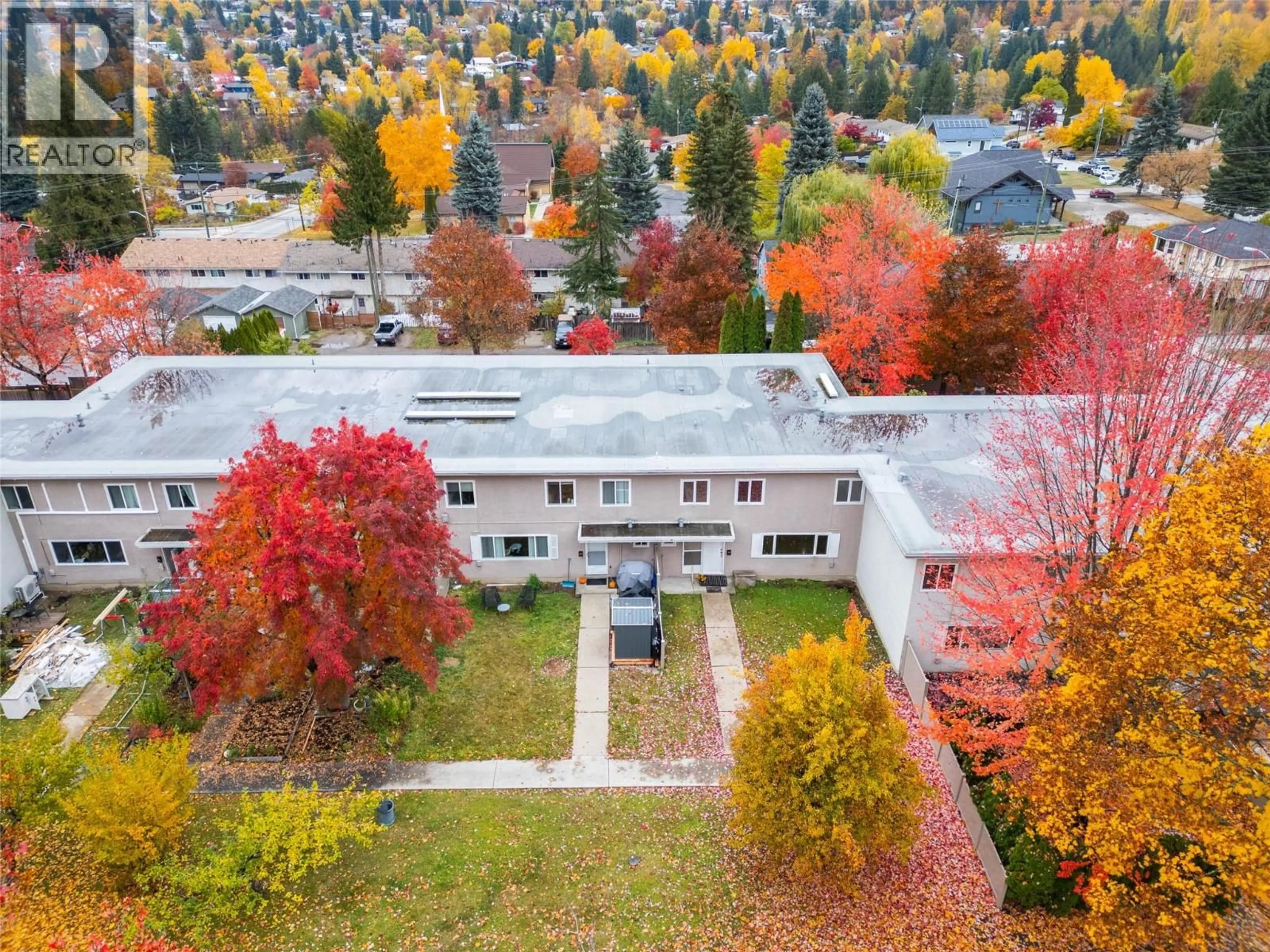 A pic from outside/outdoor area/front of a property/back of a property/a pic from drone, mountain view for 431 RICHARDS STREET WEST, Nelson British Columbia V1L3K2