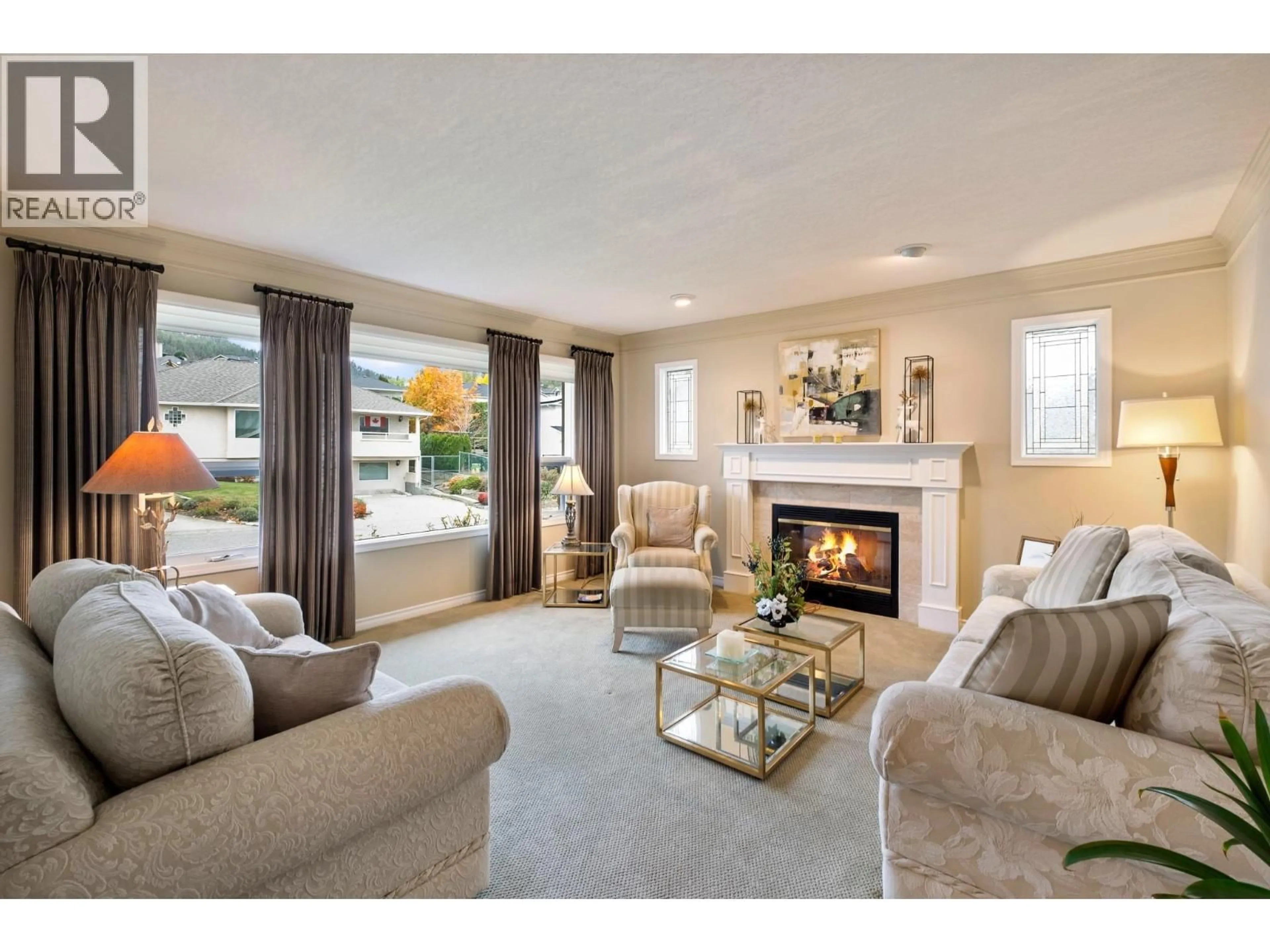 Living room with furniture, unknown for 1637 SONORA DRIVE, Kelowna British Columbia V1Y8Z2