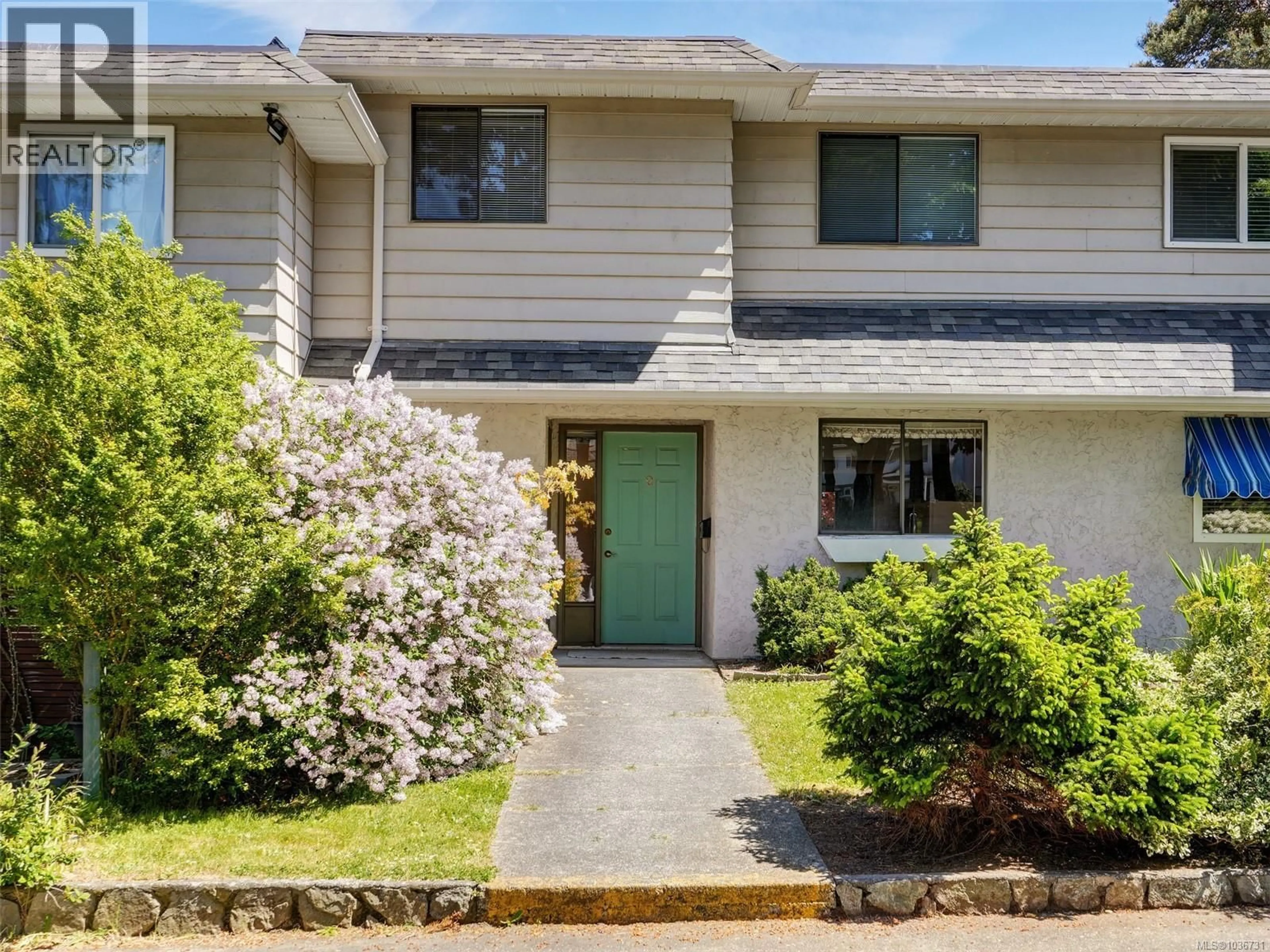 Home with vinyl exterior material, street for 2 - 1010 ELLERY STREET, Esquimalt British Columbia V9A6Z8