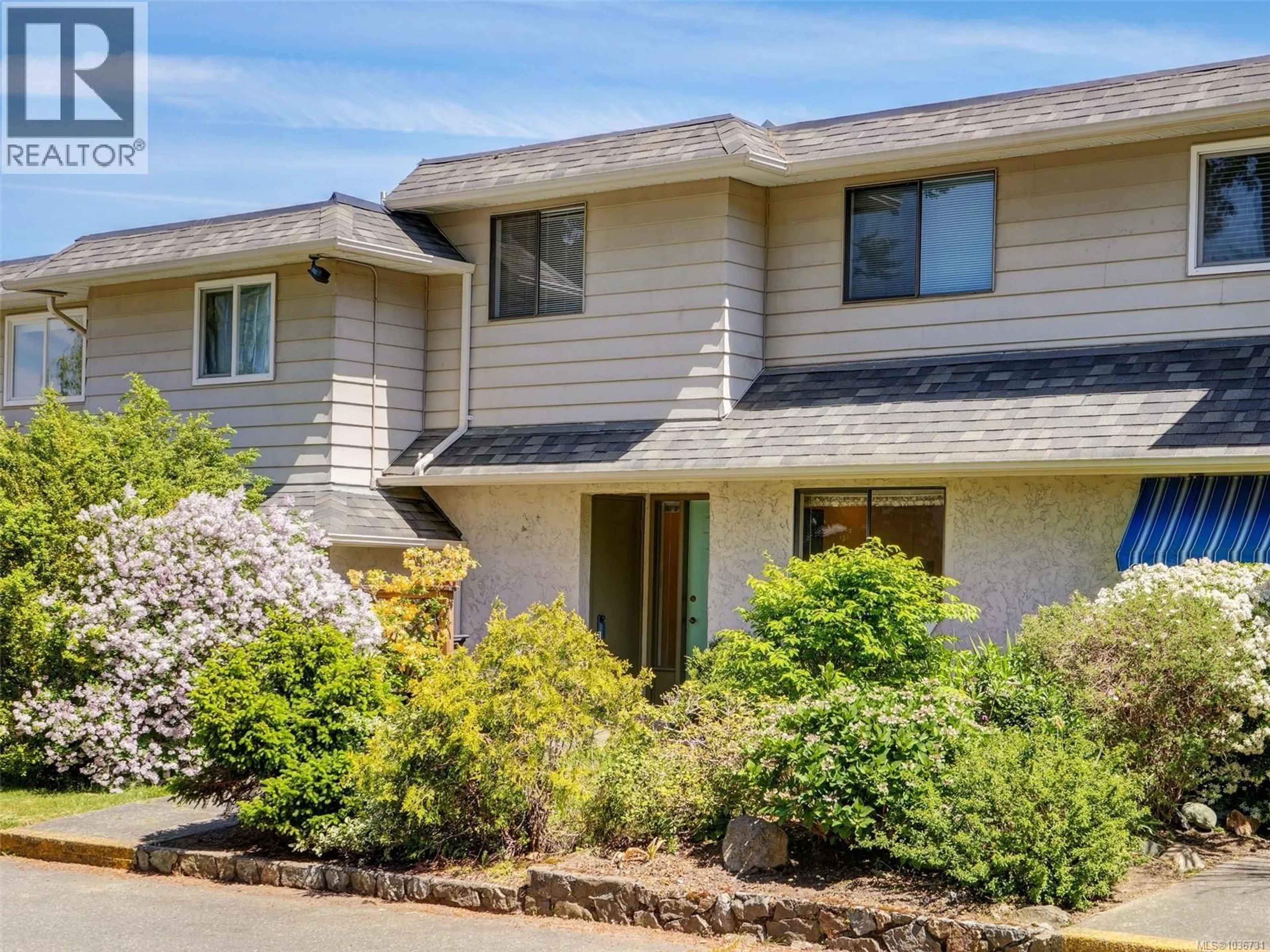 Home with vinyl exterior material, street for 2 - 1010 ELLERY STREET, Esquimalt British Columbia V9A6Z8