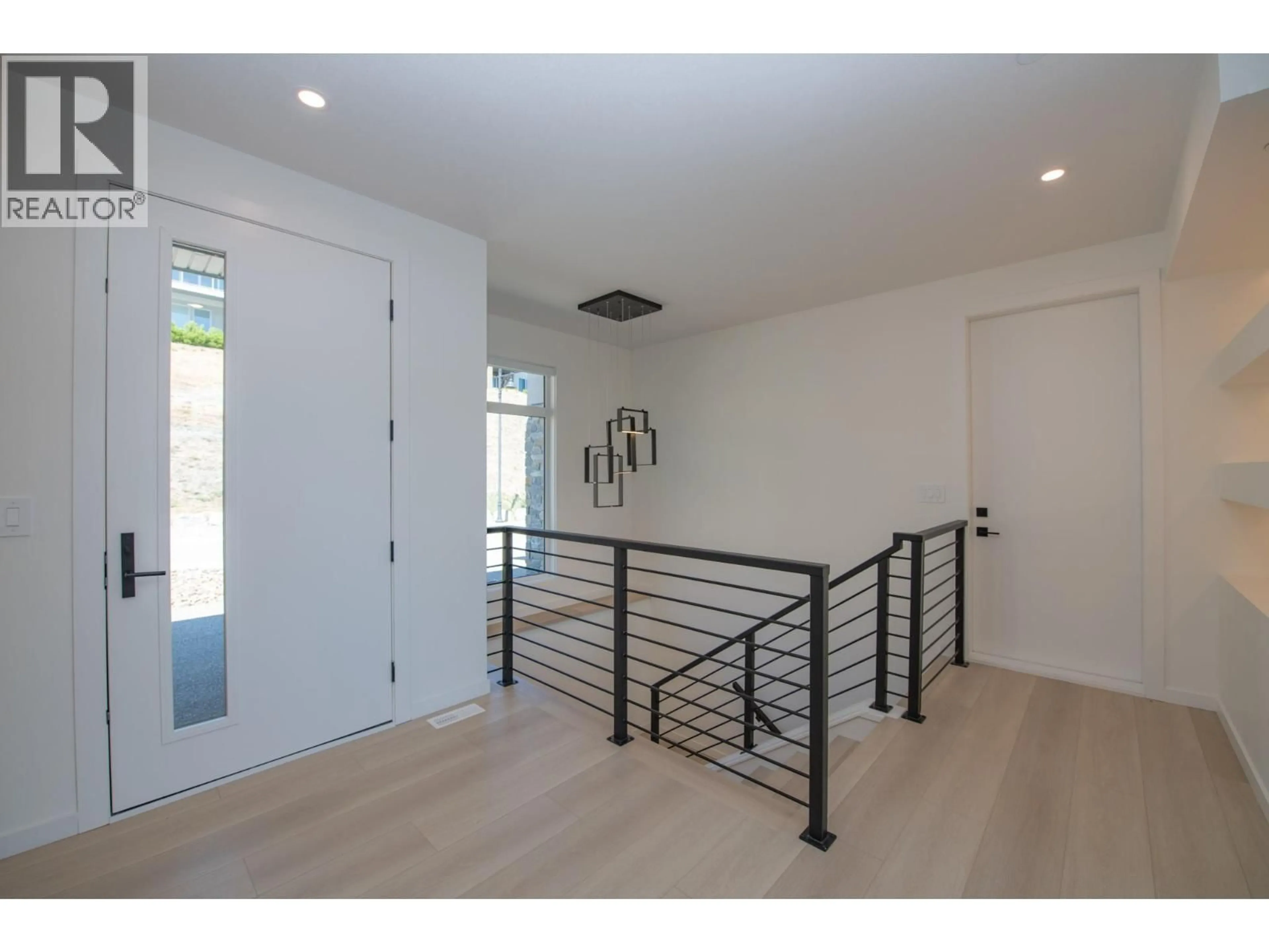 Indoor entryway for 8820 OXFORD ROAD, Vernon British Columbia V1H2K8