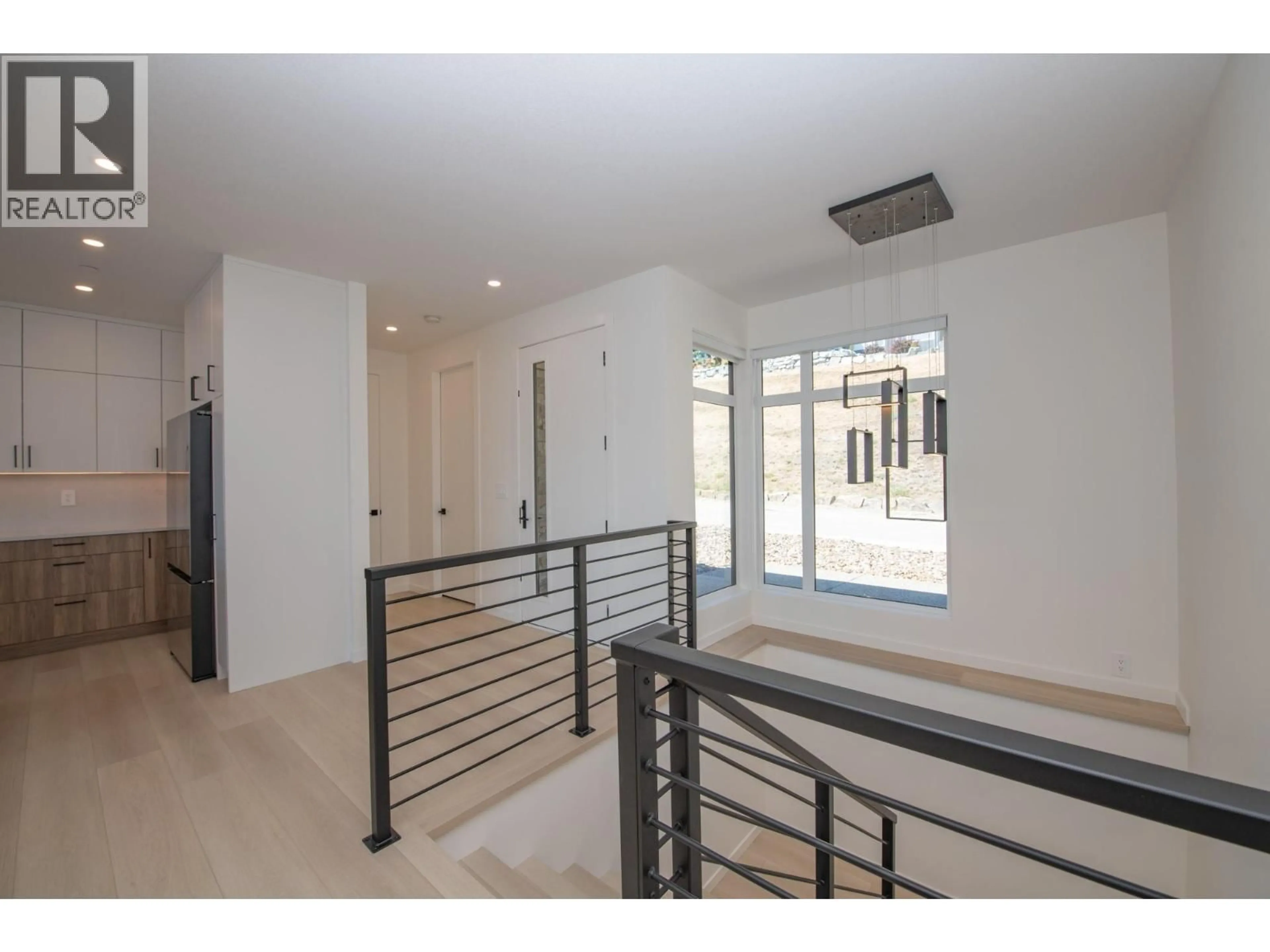 Indoor foyer for 8820 OXFORD ROAD, Vernon British Columbia V1H2K8