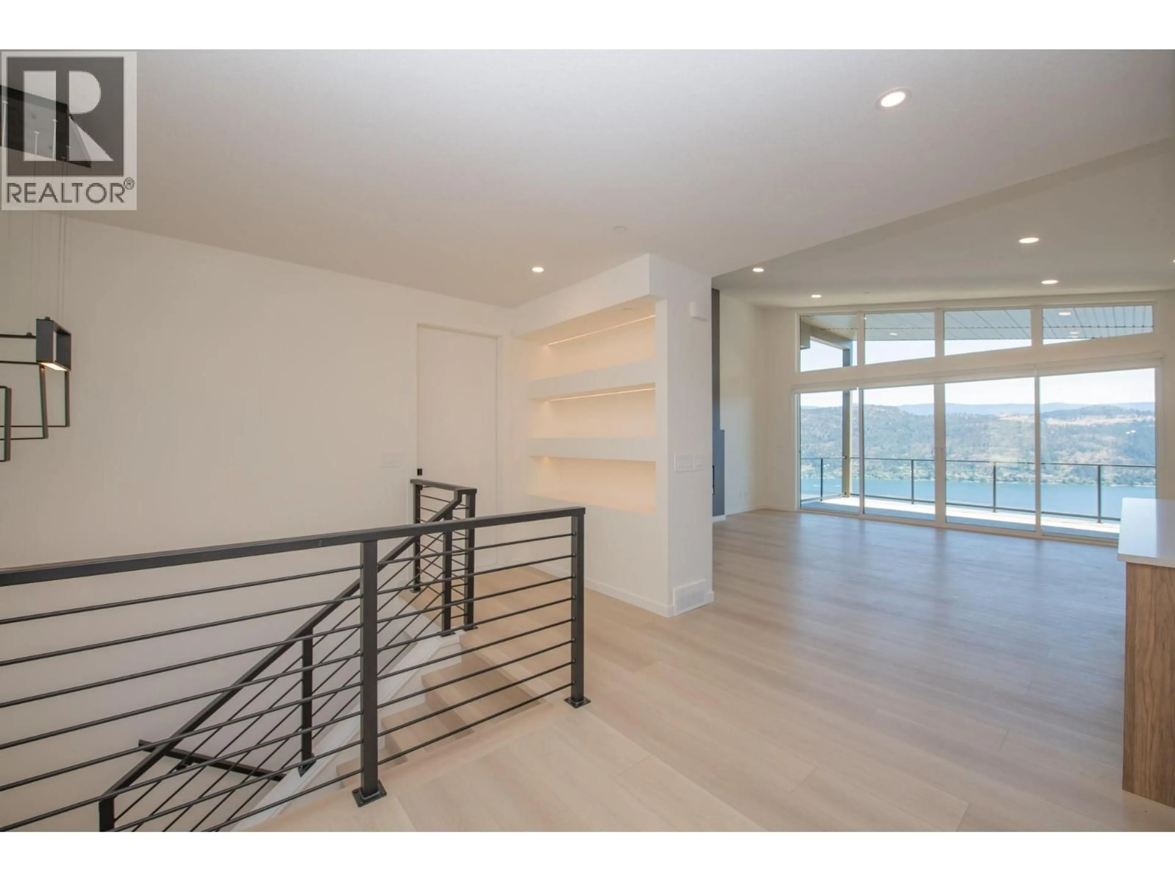 Indoor foyer for 8820 OXFORD ROAD, Vernon British Columbia V1H2K8