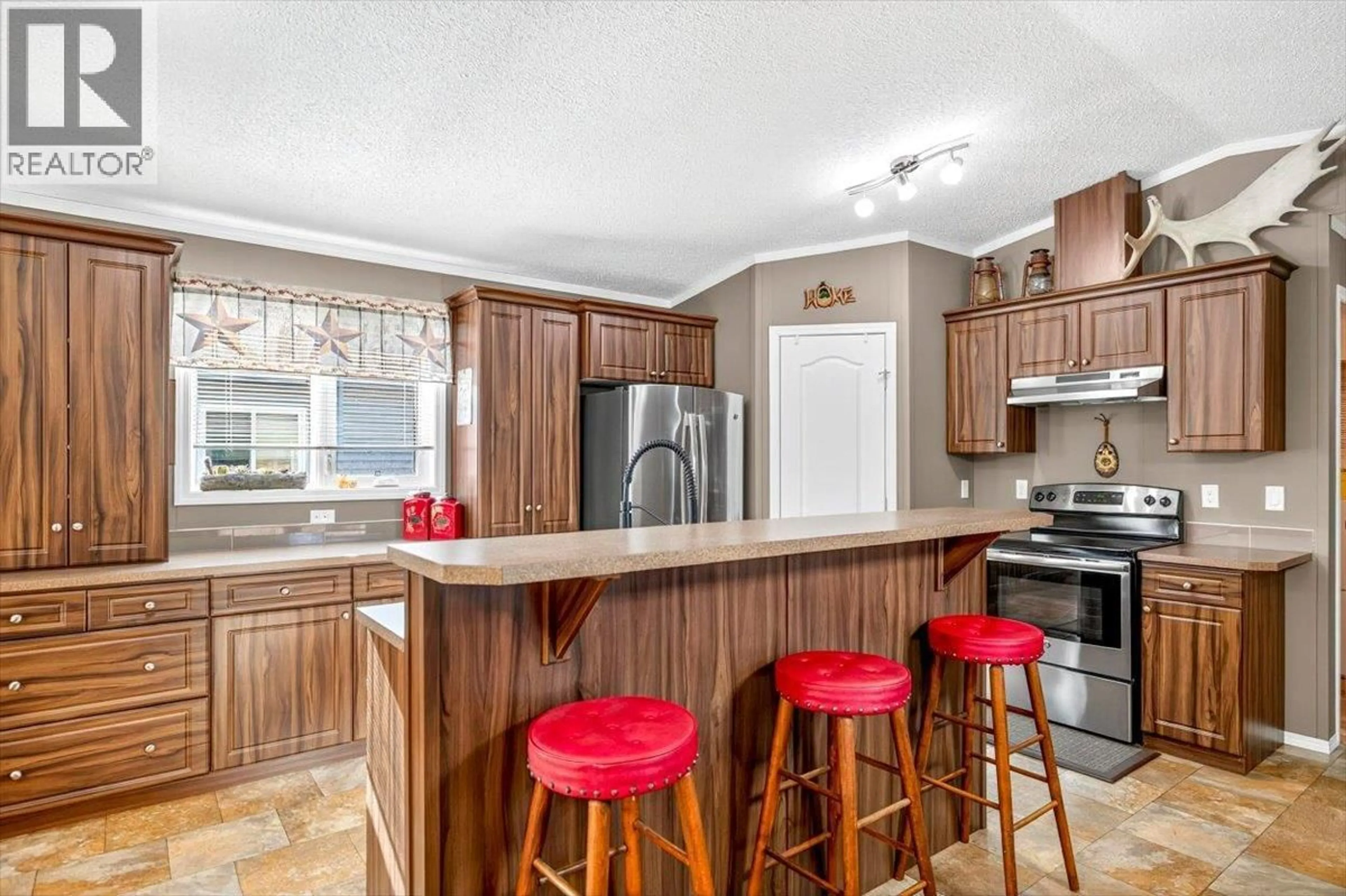 Open concept kitchen, unknown for 31 - 100 ASPEN DRIVE, Sparwood British Columbia V0B2G0