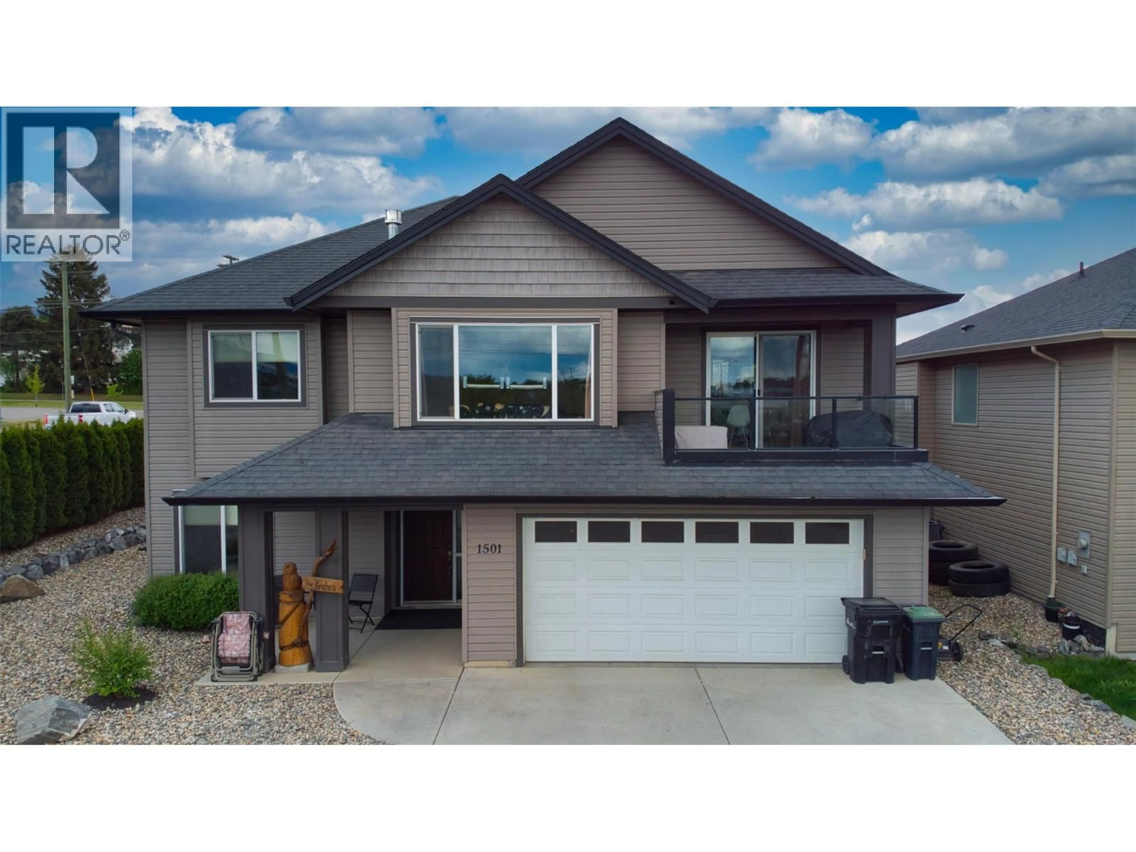 Home with vinyl exterior material, street for 1501 15TH AVENUE, Vernon British Columbia V1T9R4