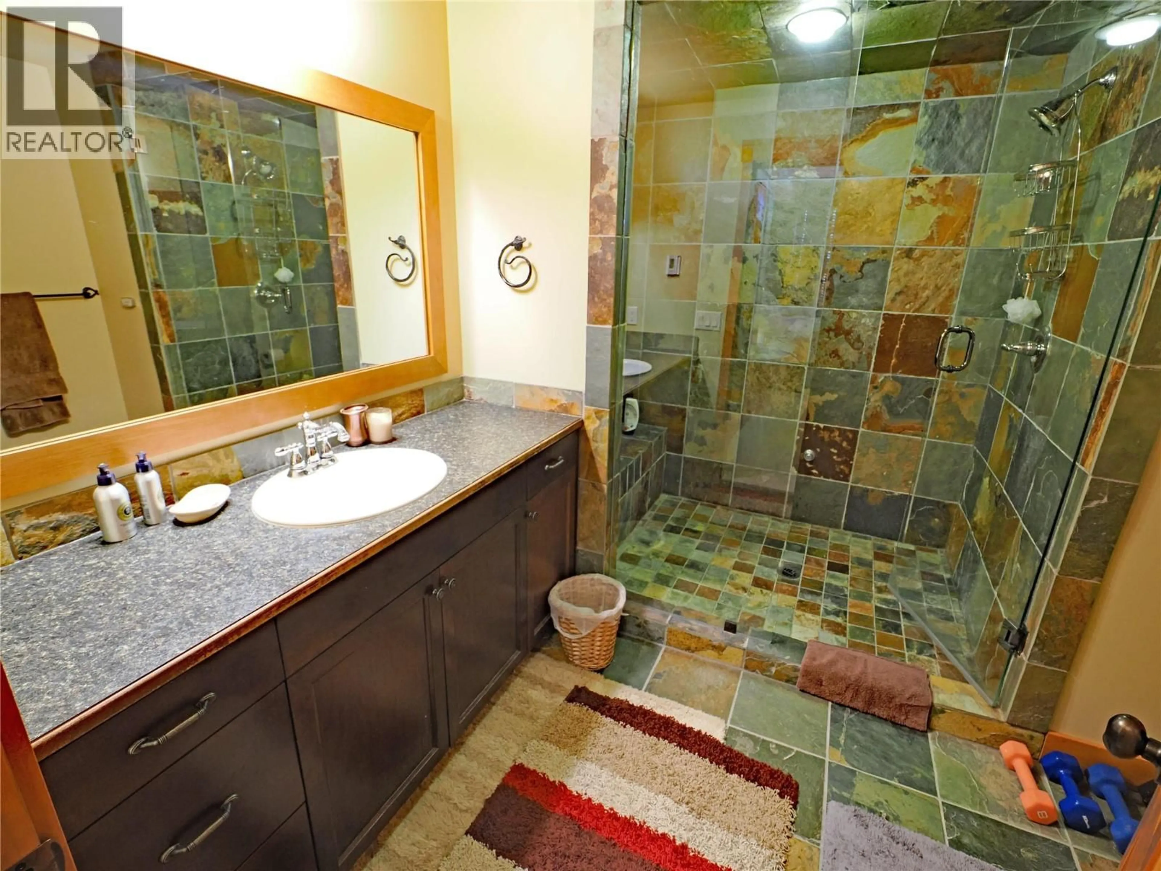 Standard bathroom, ceramic/tile floor for 204 - 5050 SNOWBIRD WAY, Big White British Columbia V1P1T4