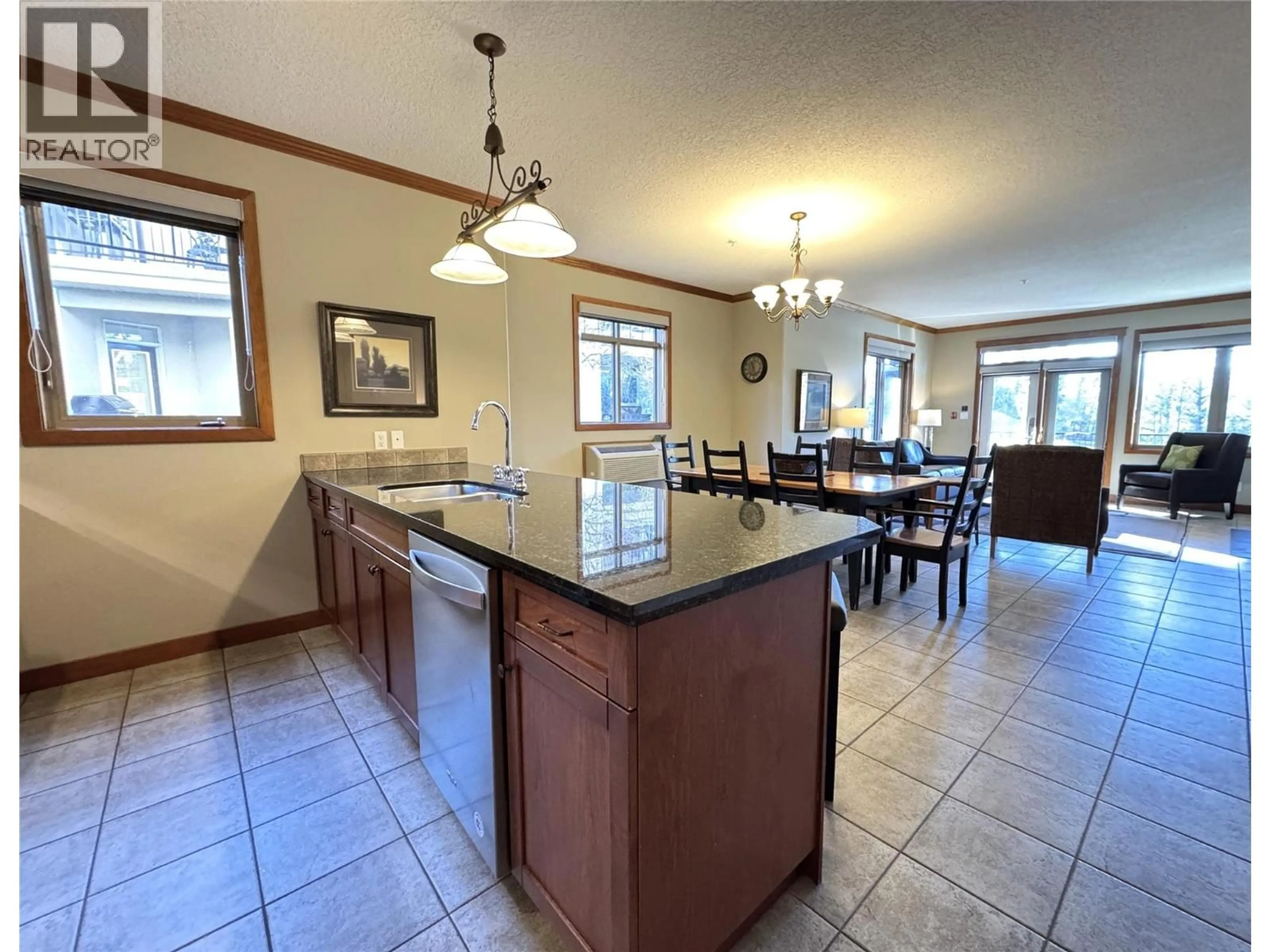 Open concept kitchen, ceramic/tile floor for 211D - 200 BIGHORN BOULEVARD, Radium Hot Springs British Columbia V0A1M0