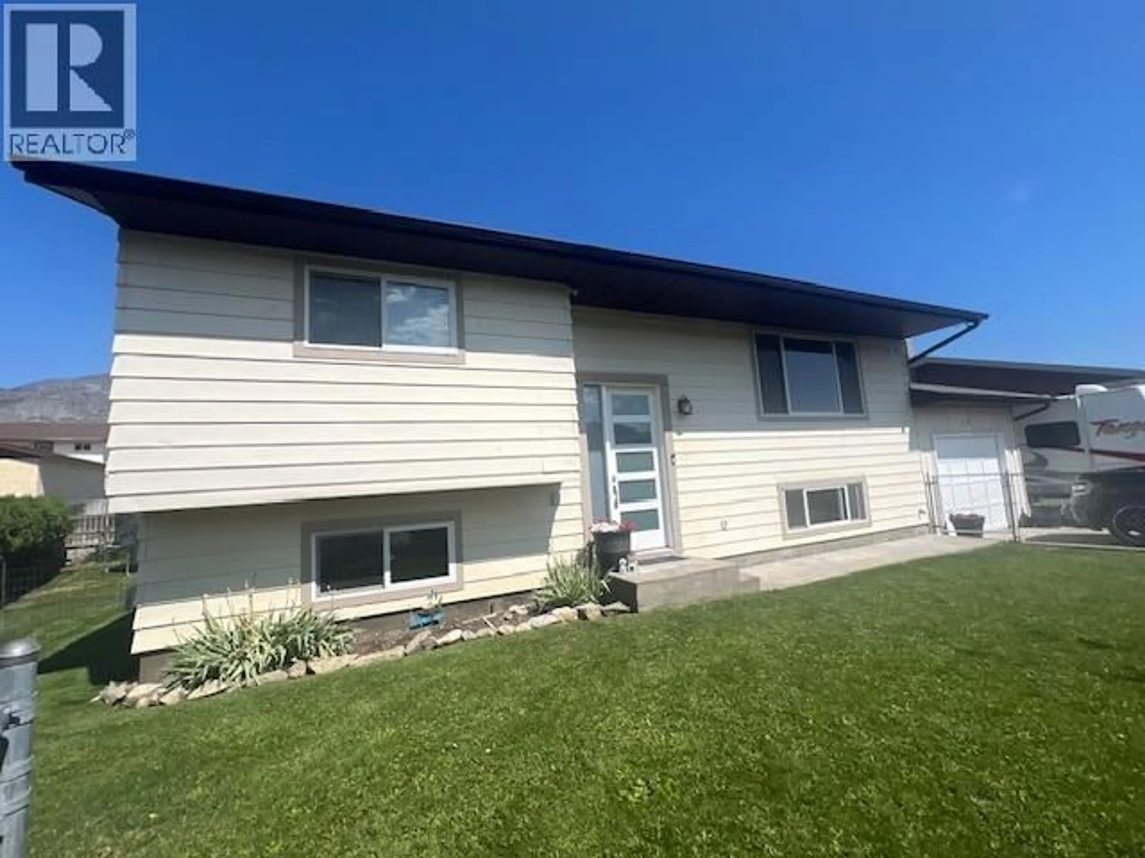 Home with vinyl exterior material, unknown for 17 SANTA ROSA PLACE, Osoyoos British Columbia V0H1V2