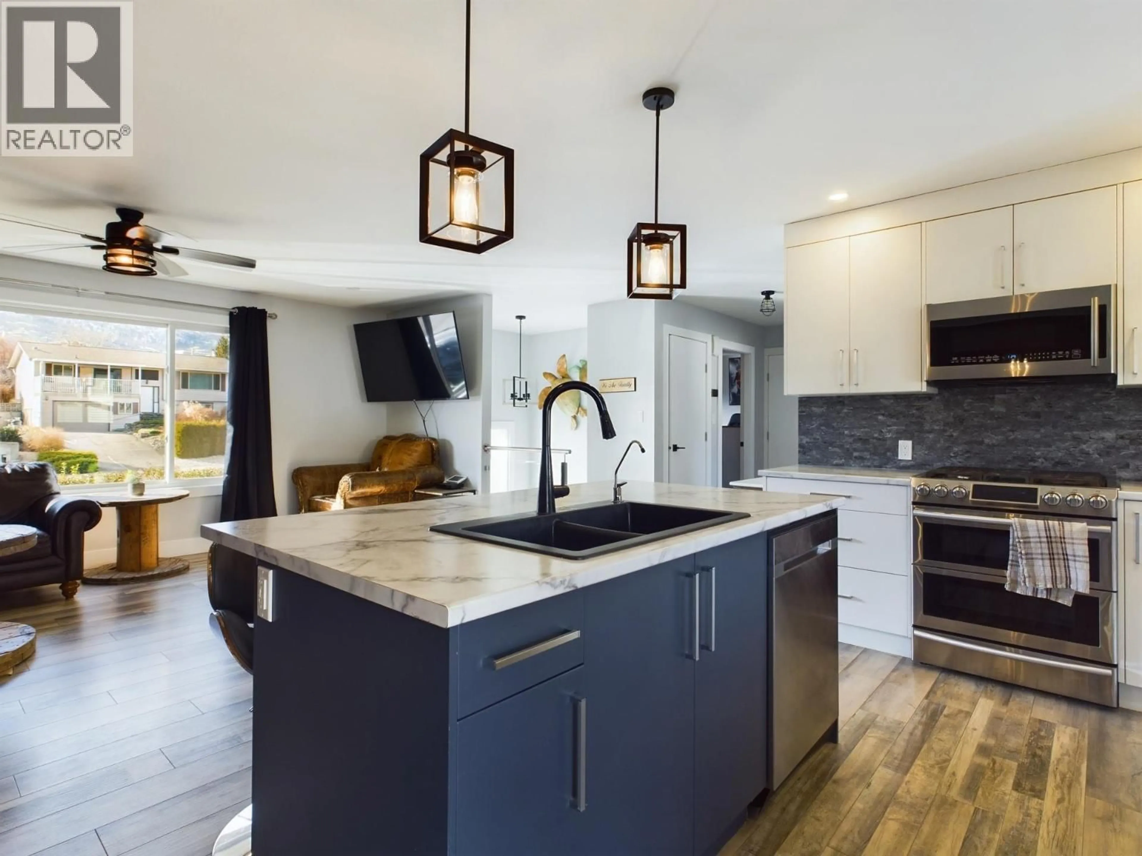 Open concept kitchen, ceramic/tile floor for 17 SANTA ROSA PLACE, Osoyoos British Columbia V0H1V2