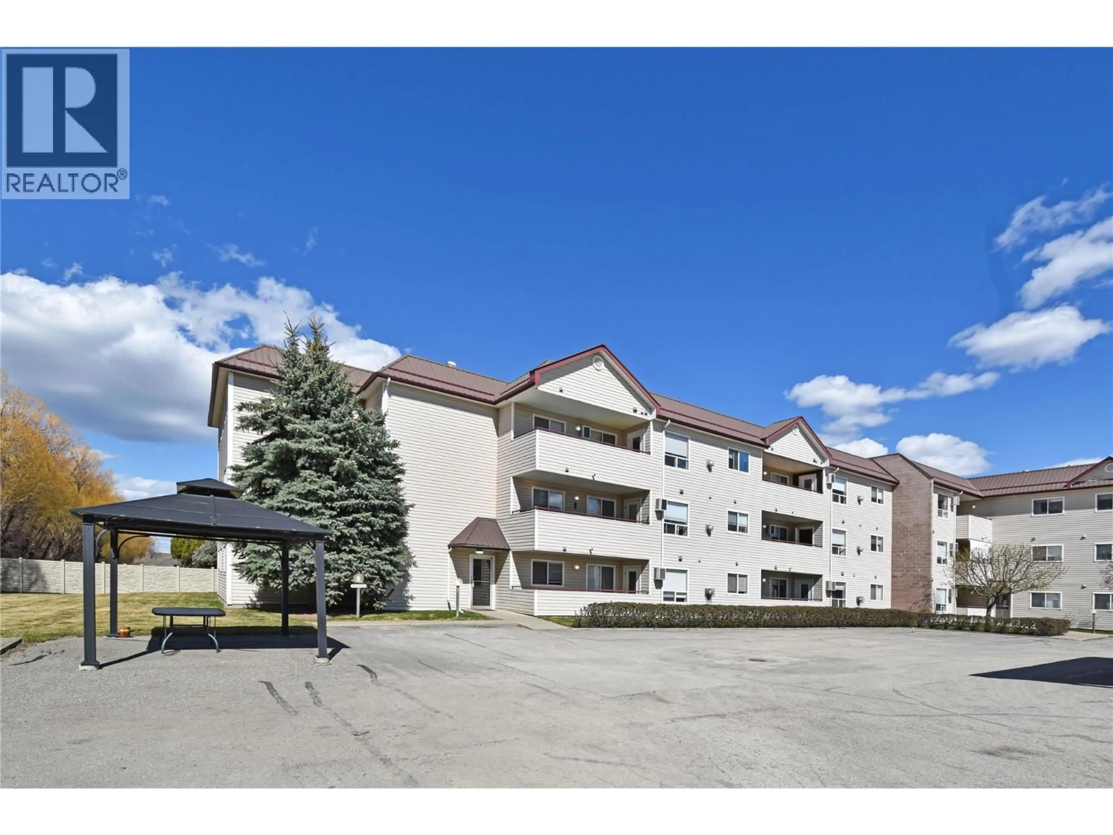 Patio, mountain view for 106 - 1201 KOKANEE DRIVE OTHER NORTH, Cranbrook British Columbia V1C6P8