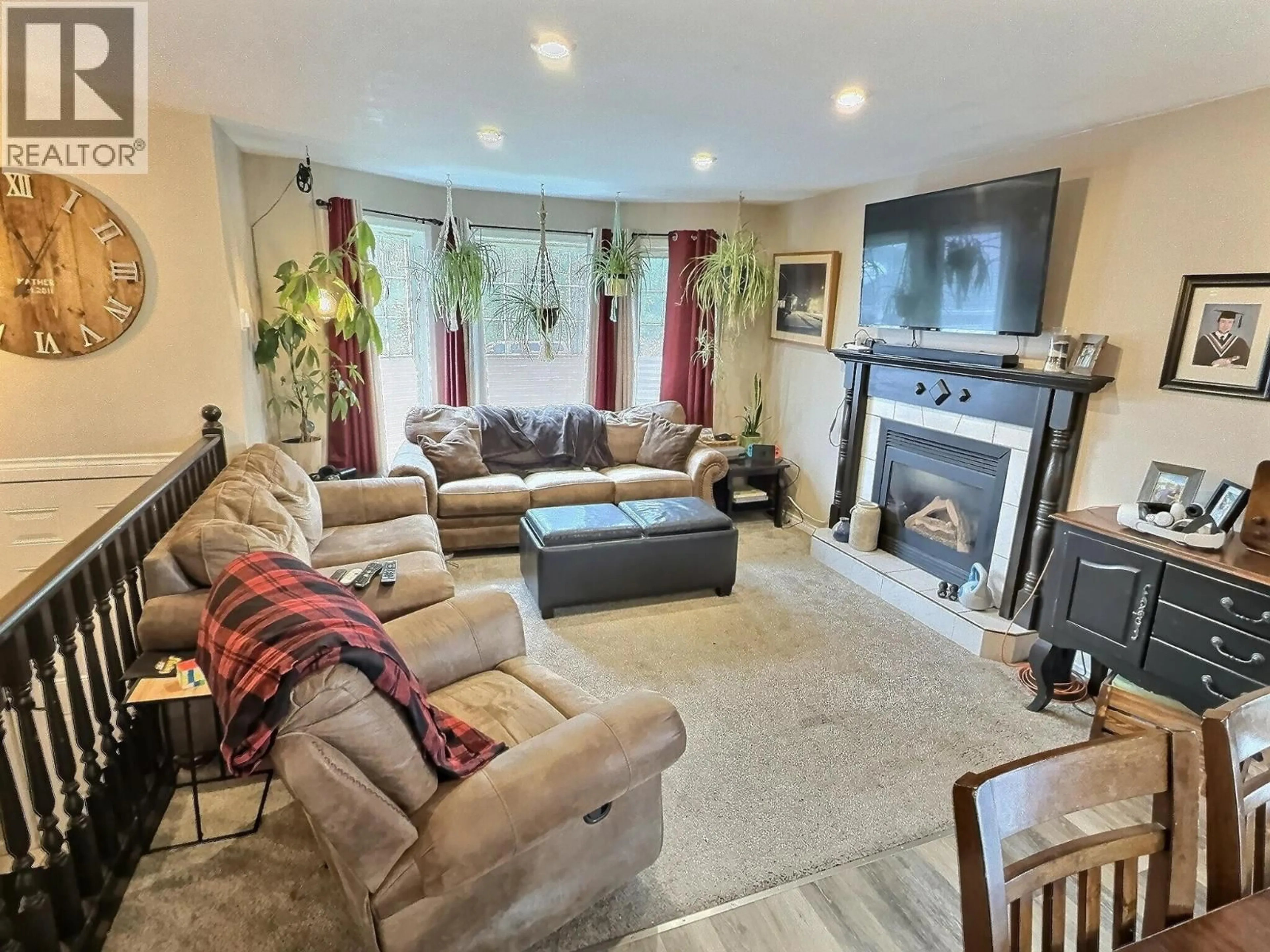 Living room with furniture, unknown for 517 12TH STREET SOUTH, Golden British Columbia V0A1H0