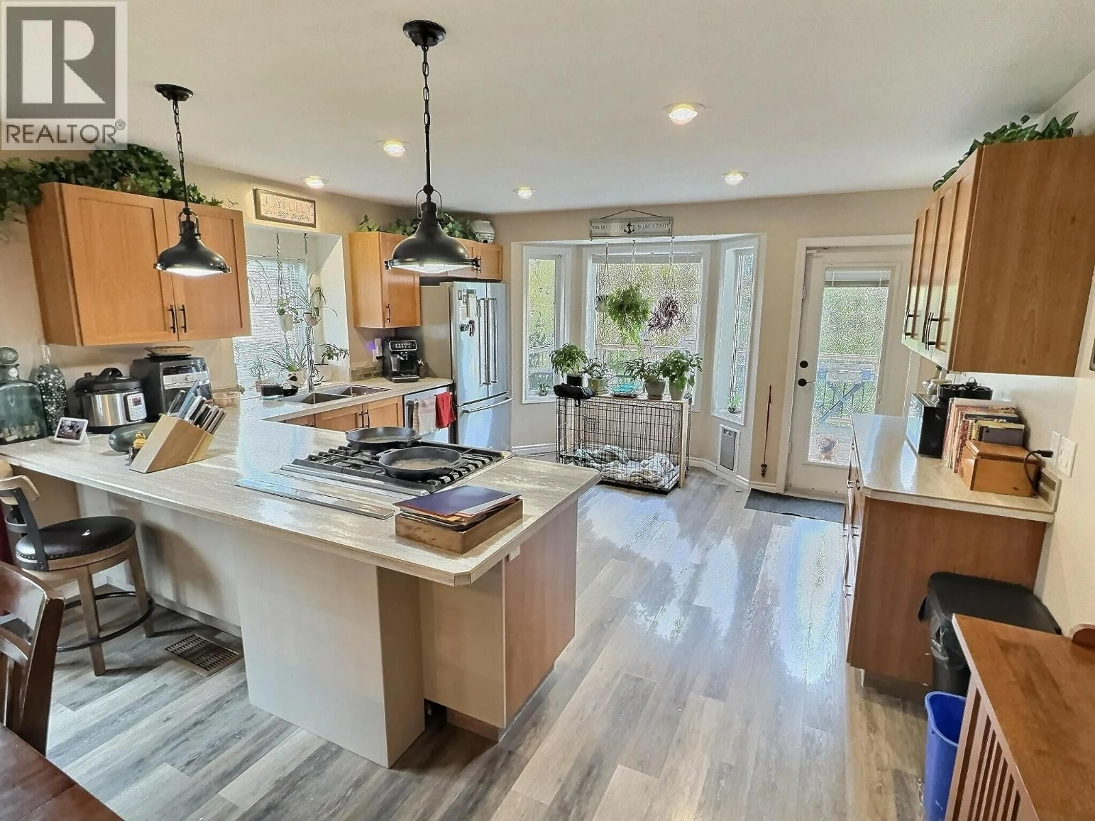 Open concept kitchen, unknown for 517 12TH STREET SOUTH, Golden British Columbia V0A1H0