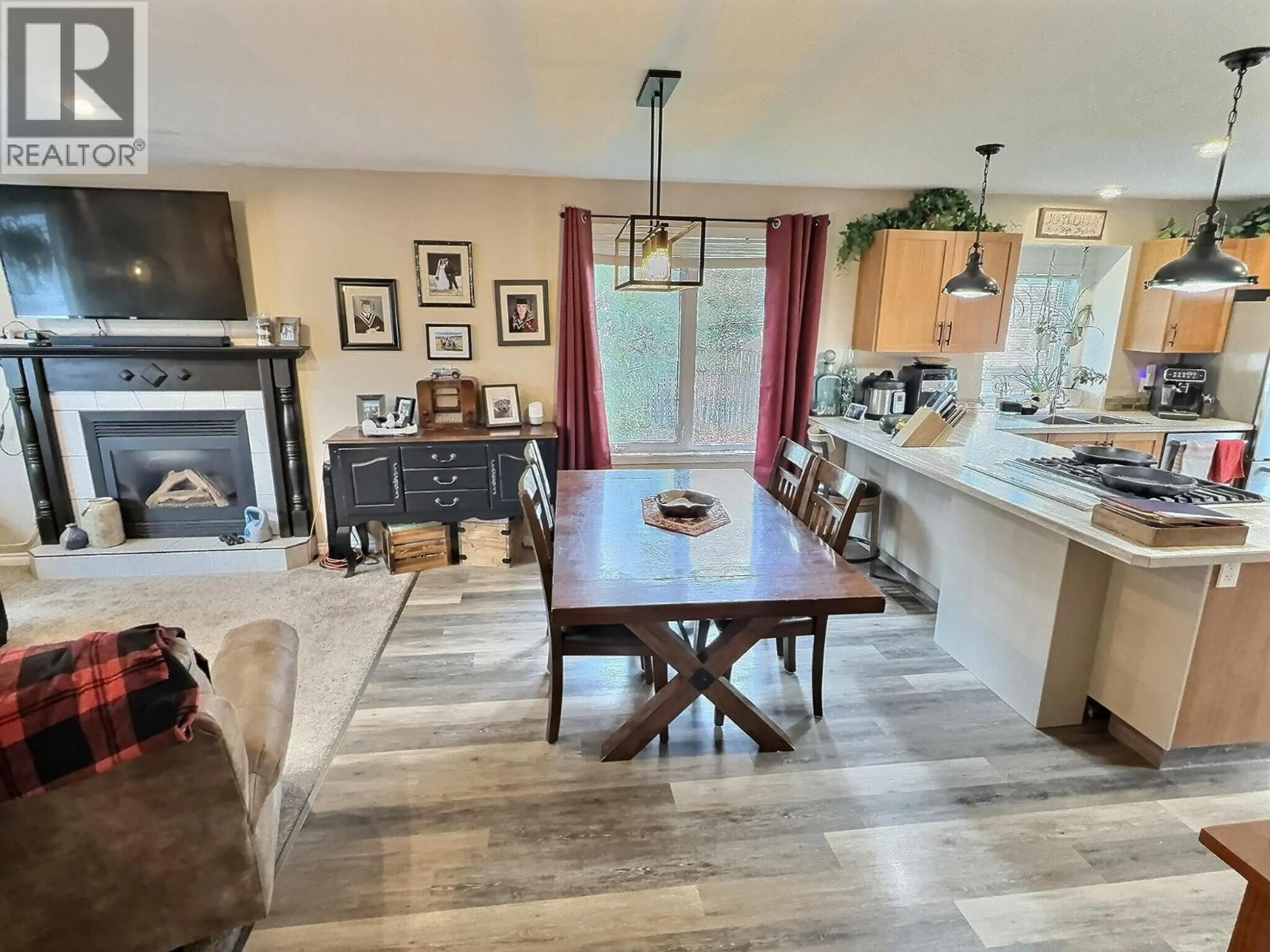 Open concept kitchen, unknown for 517 12TH STREET SOUTH, Golden British Columbia V0A1H0