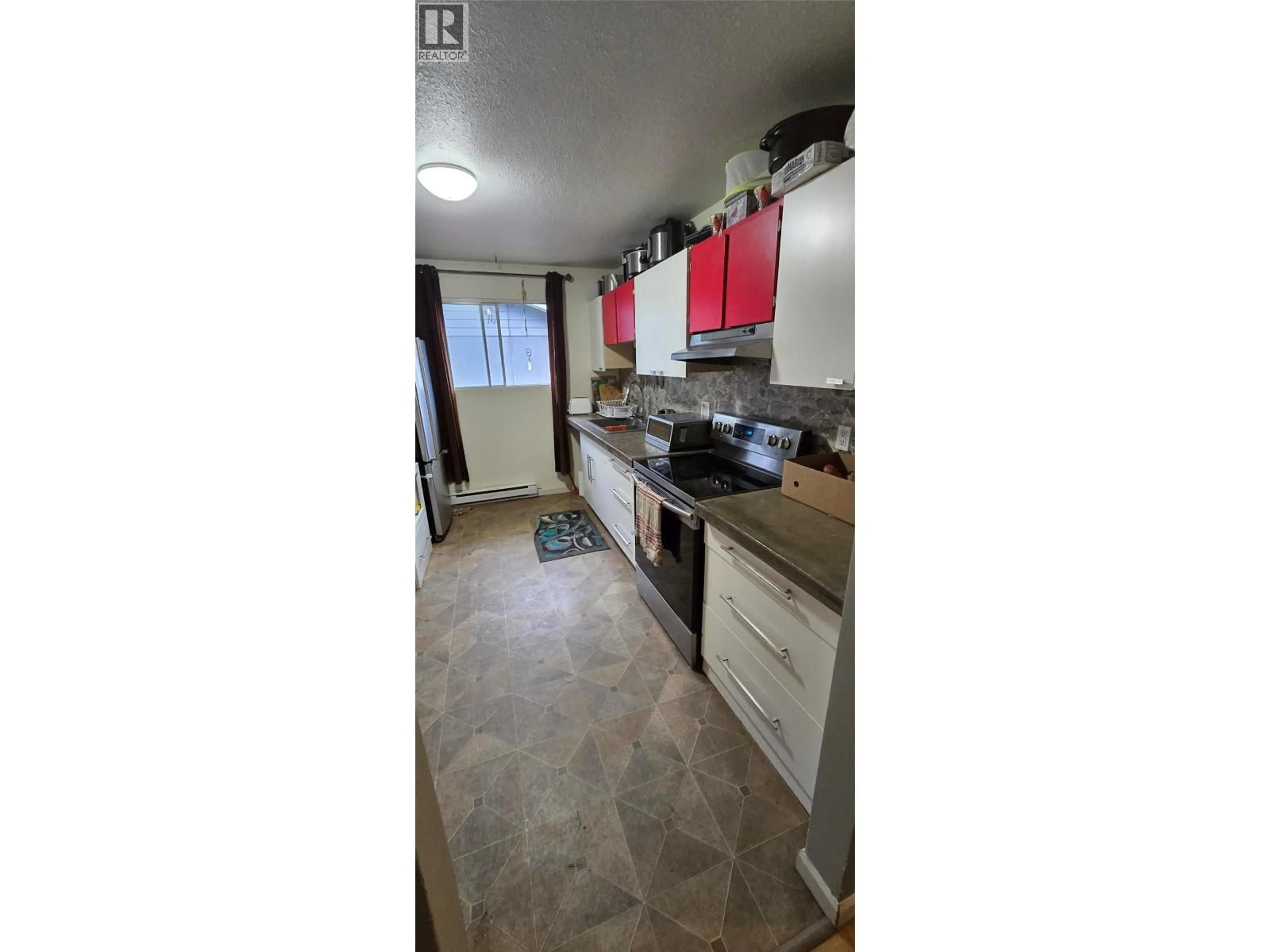 Standard kitchen, ceramic/tile floor for 524 AULIN AVENUE, Chase British Columbia V0E1M0