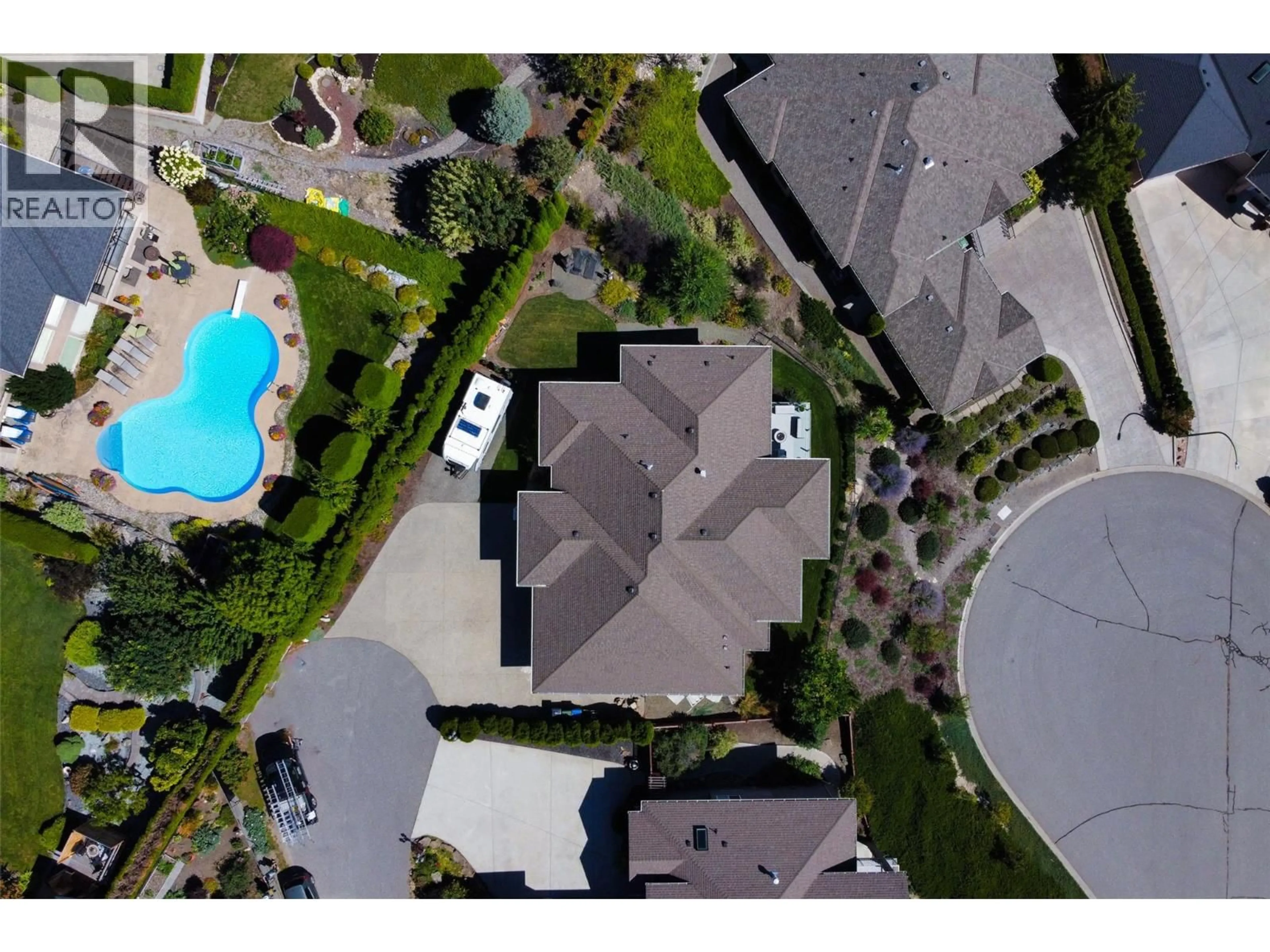 A pic from outside/outdoor area/front of a property/back of a property/a pic from drone, street for 1608 BRAEBURN COURT, West Kelowna British Columbia V4T2V5
