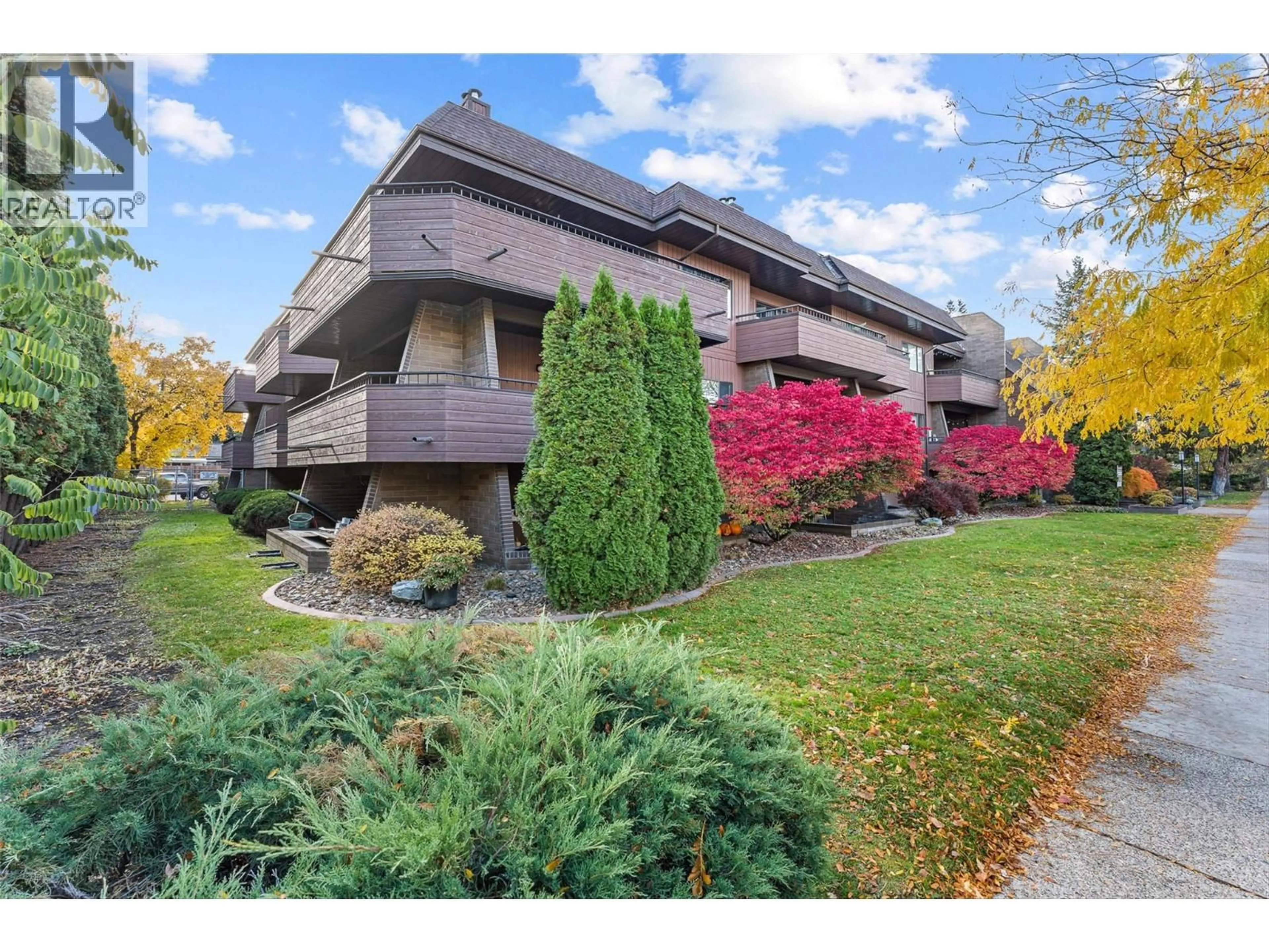 Unknown for 210 - 983 BERNARD AVENUE, Kelowna British Columbia V1Y6P7